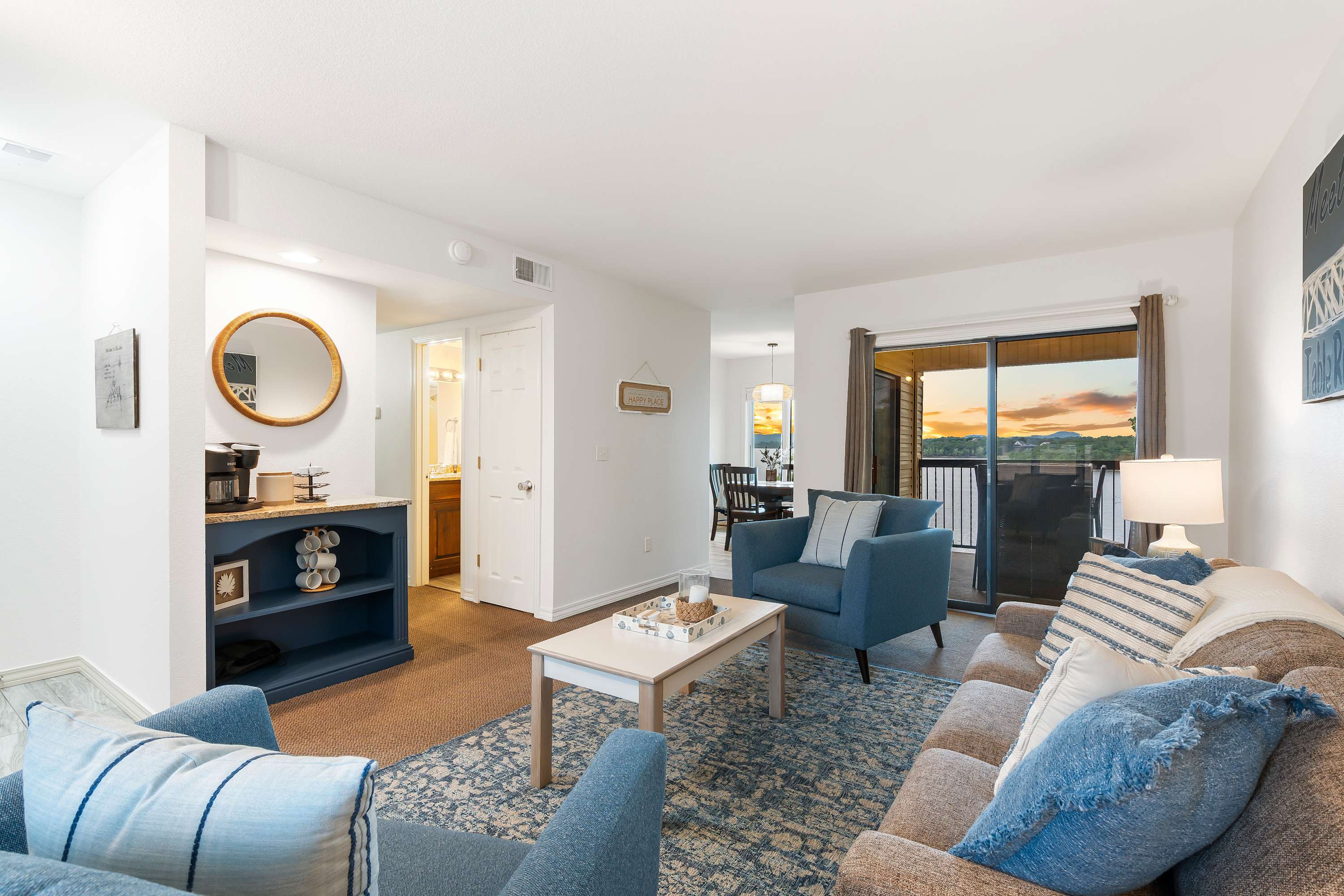 Lakefront Oasis - Amazing Views!