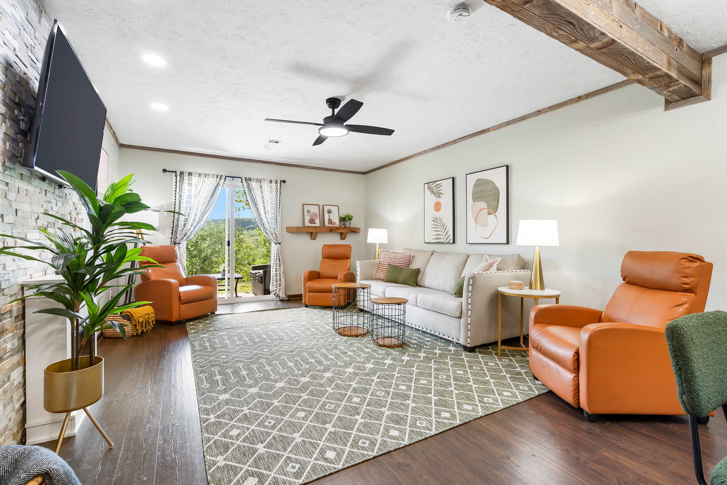 Stone Creek Retreat - 2 BR Home!