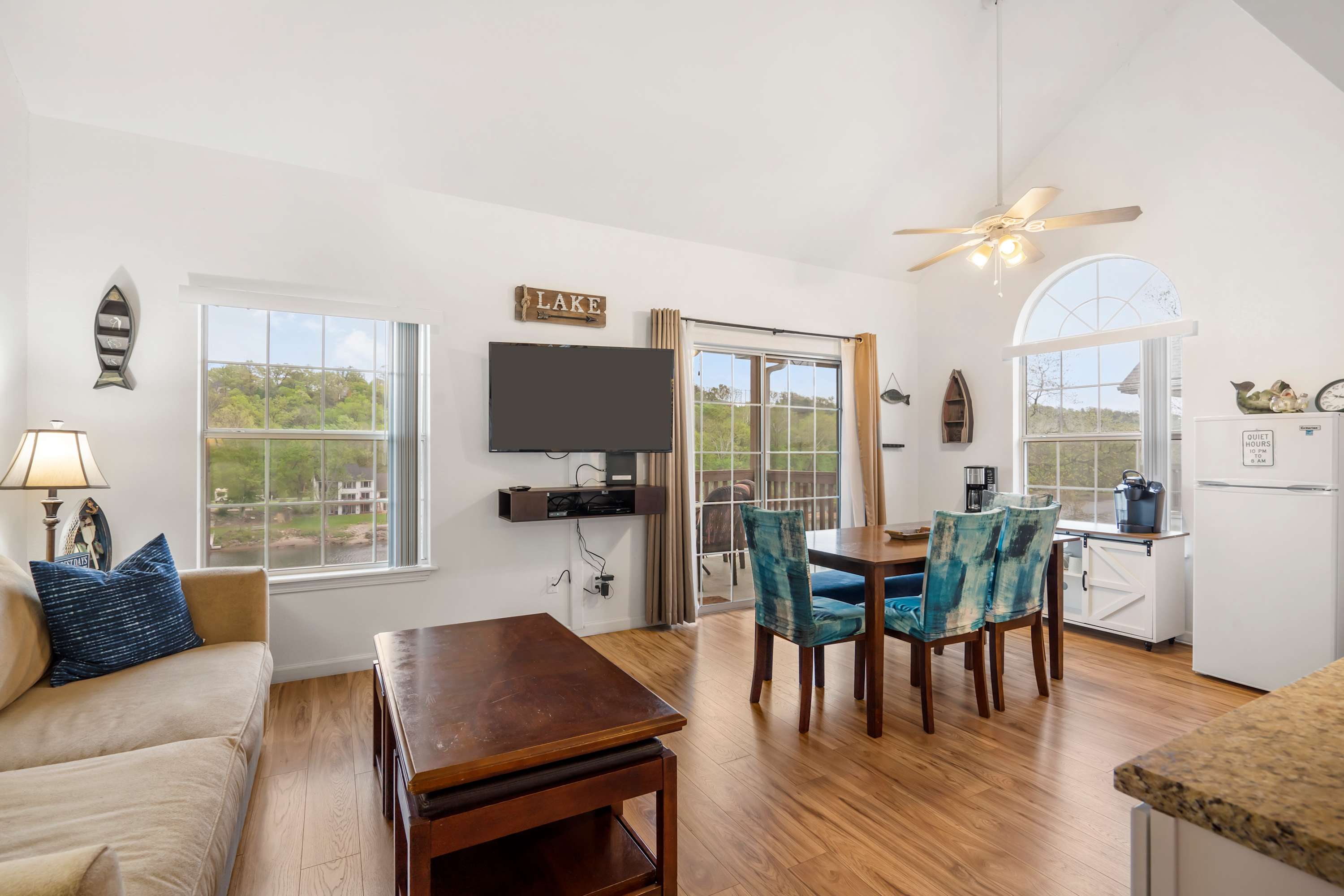 Peaceful Lakeview Escape - For 6