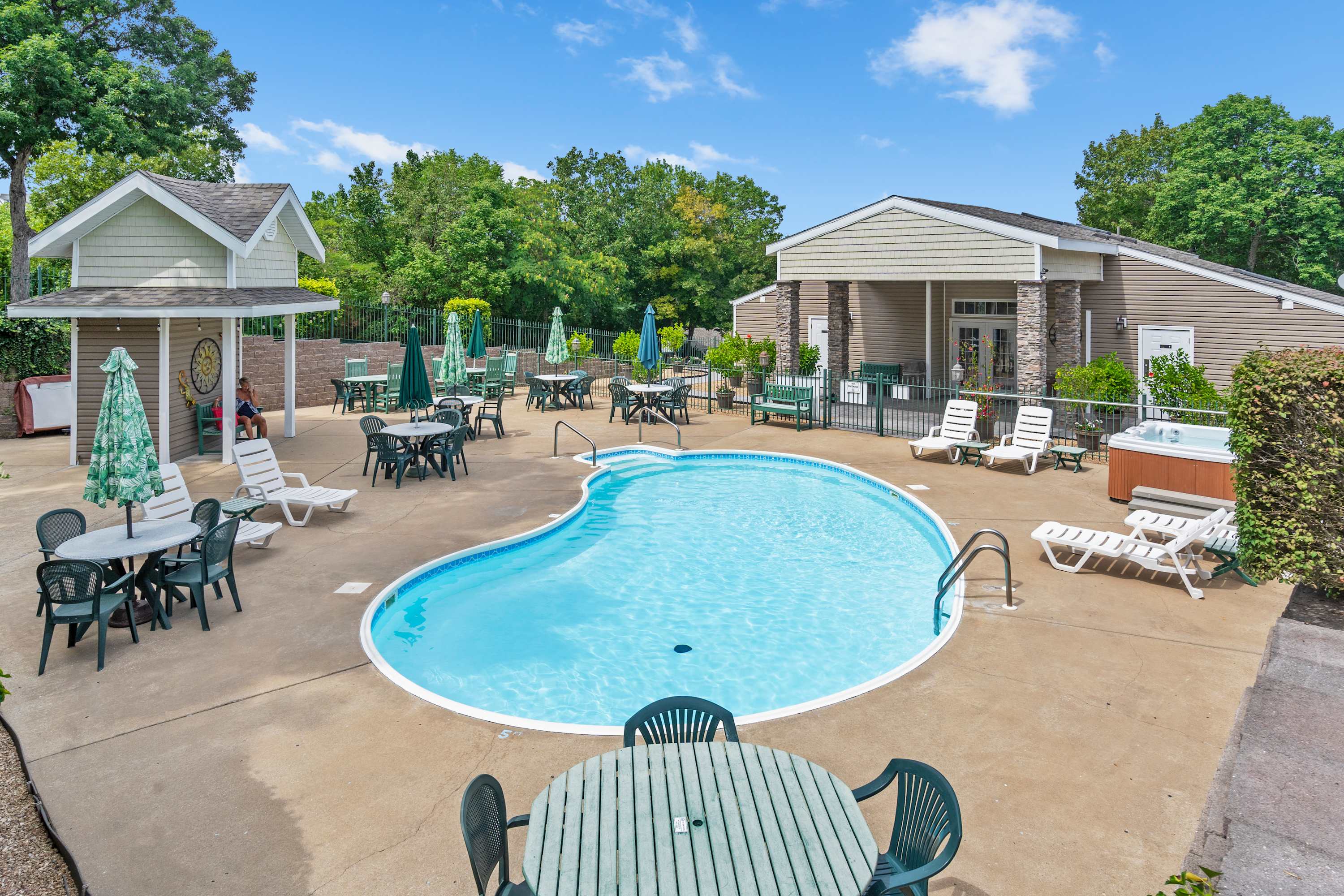 Ozark Mountain Resort Pool and Hot Tub 