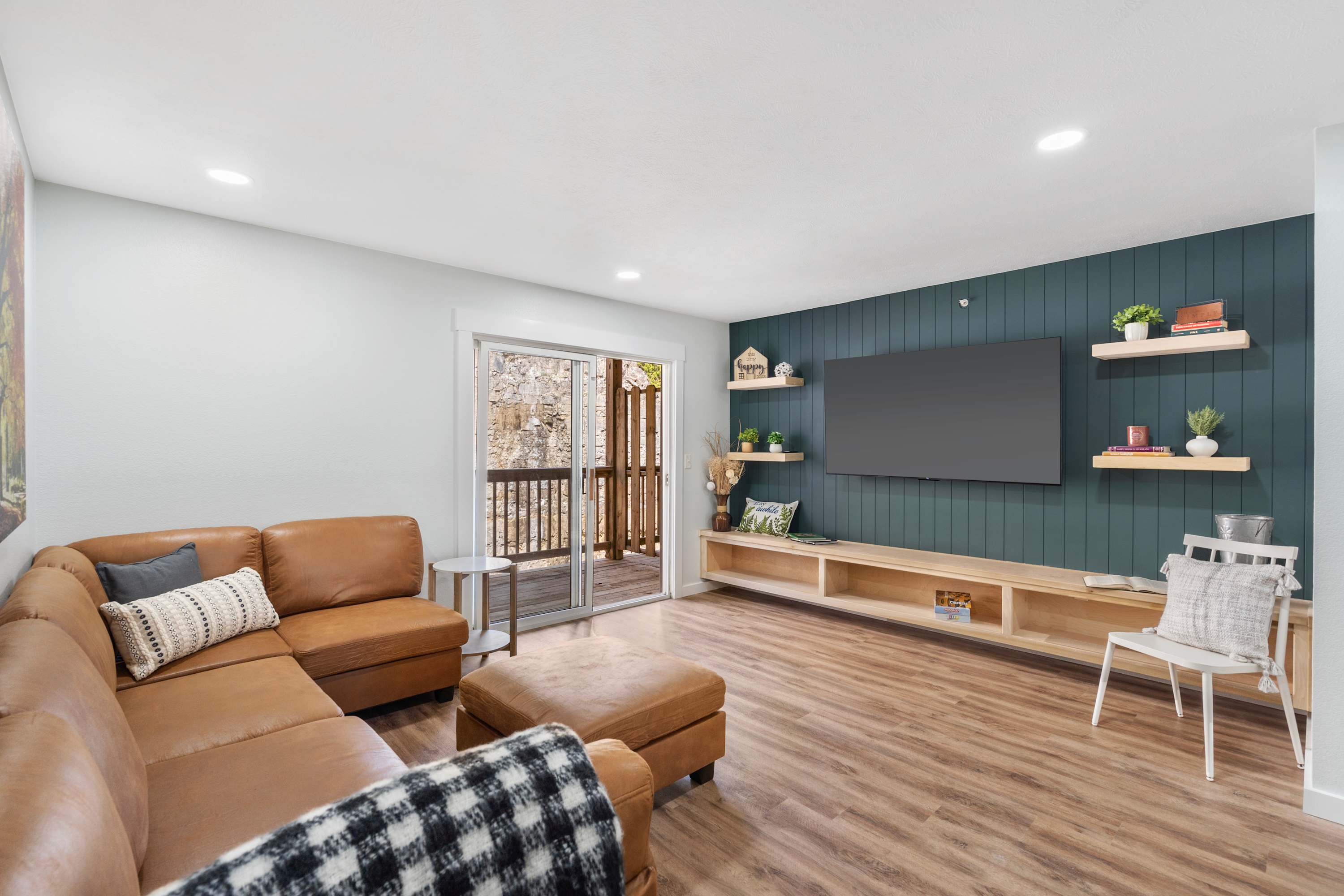 Vineyards Stonewall Escape - Sleek, Modern Retreat