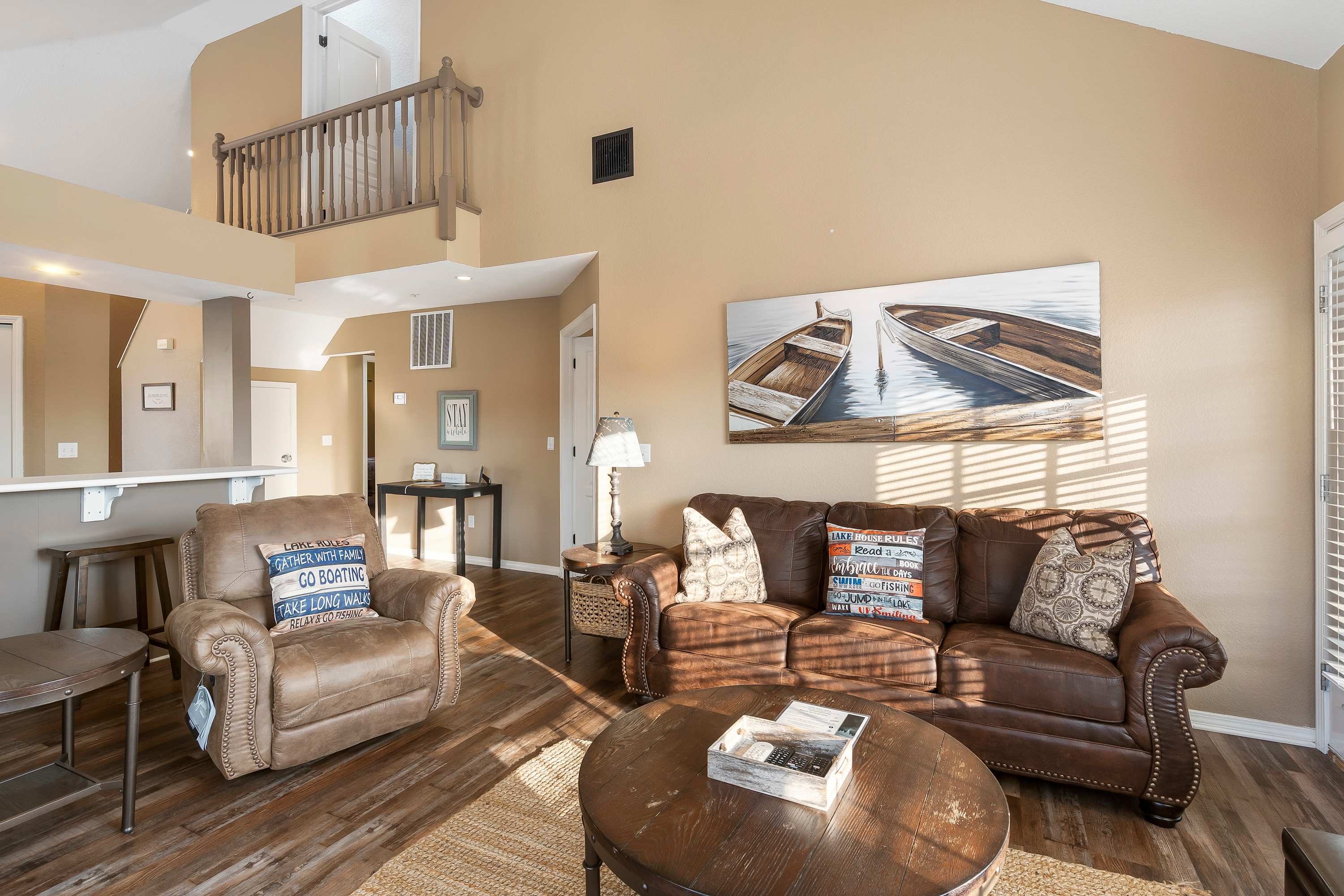 Lazy Lookout Mo, Spacious 3 BDR, Great Location!