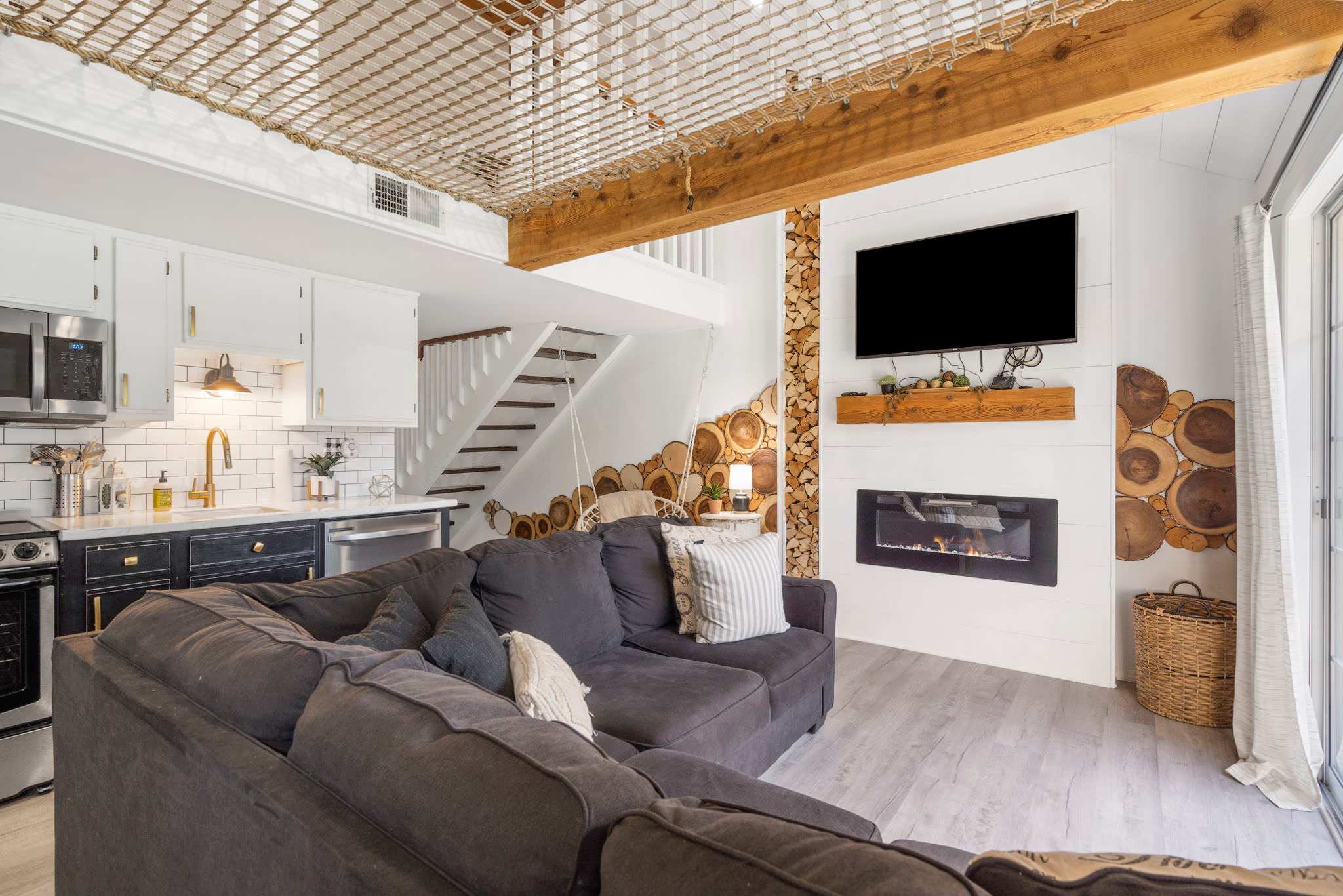 Tranquil Treehouse Loft - Golf Course Views