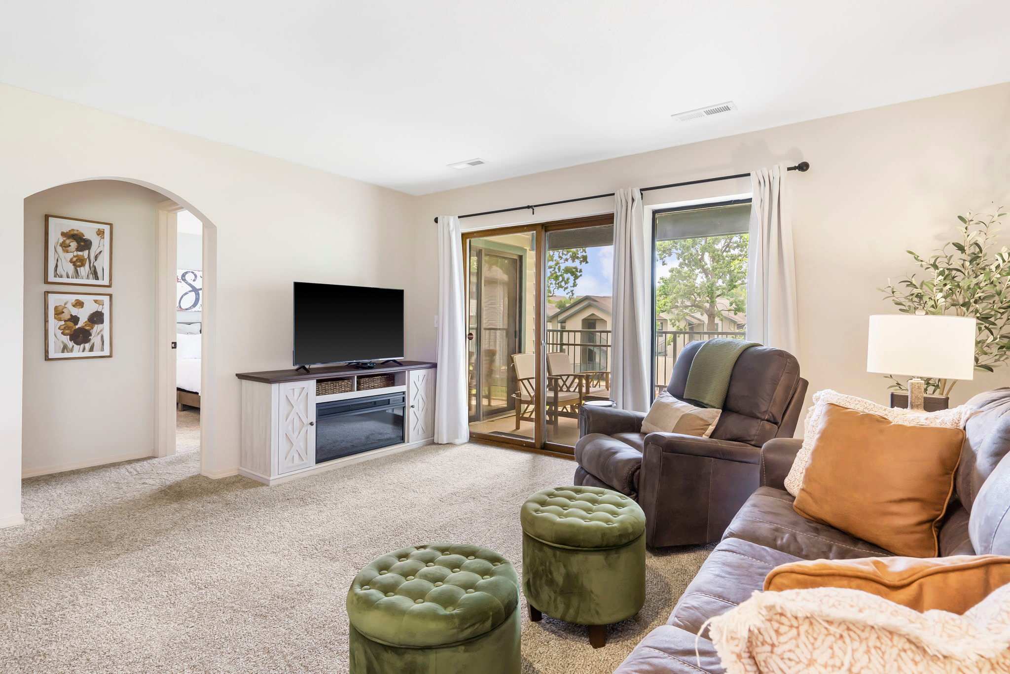 Branson Cozy Bungalow in Premier Location!