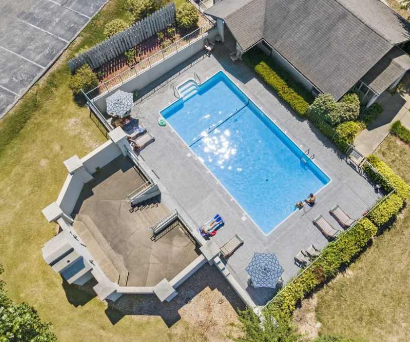 Seasonal outdoor pool