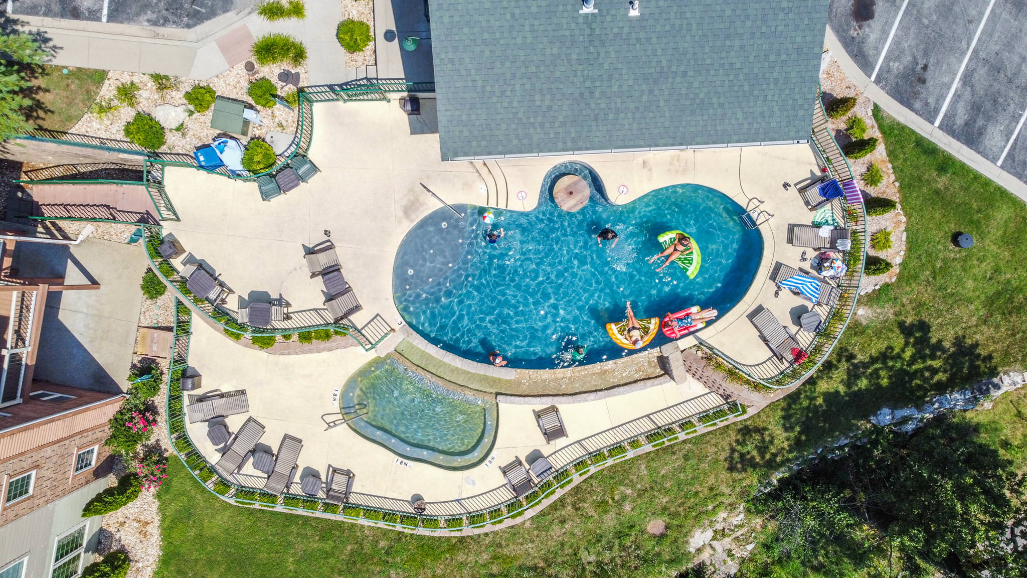 Stone Cliff Relaxation with Resort Amenities!