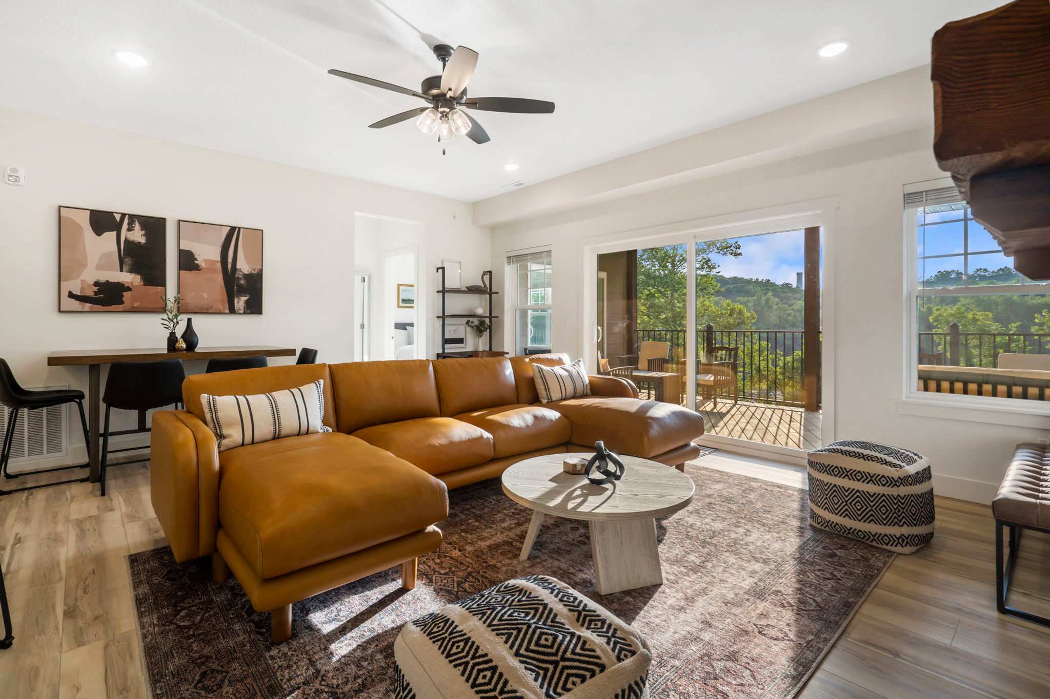 New Lakeview Penthouse - Amenities Galore!