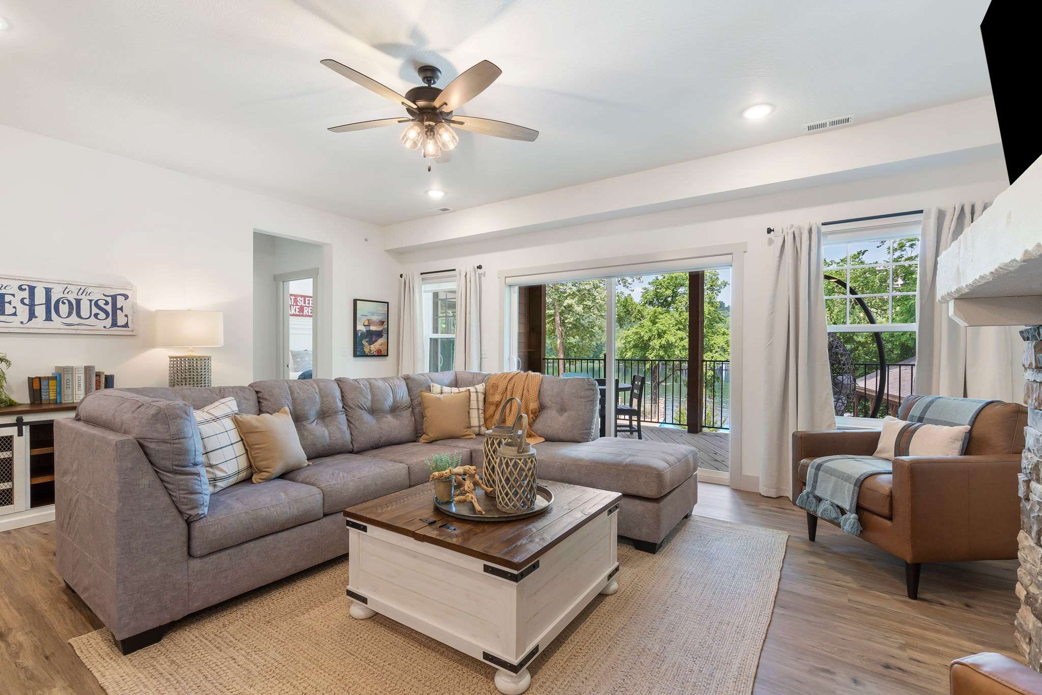 New Lakeside Haven - Picturesque