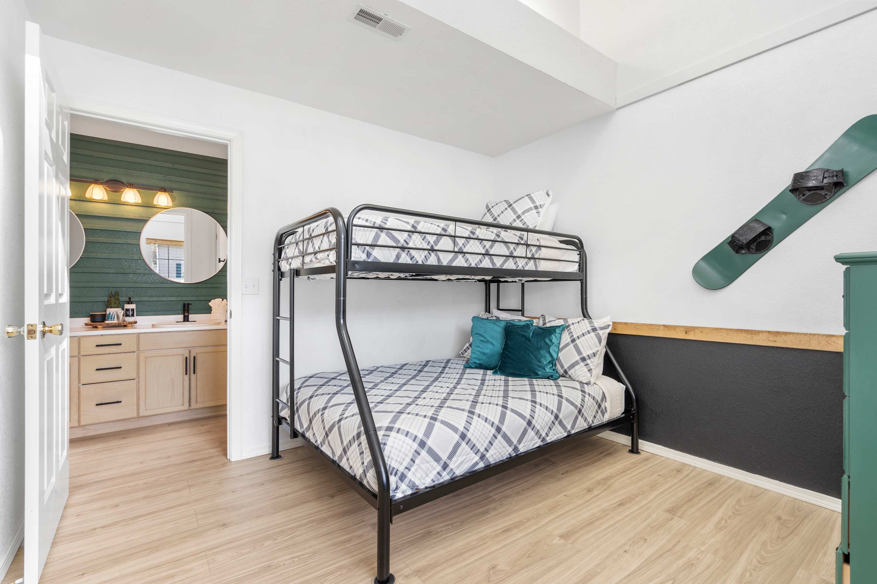 Our Landing Place - Access to Pool! 6