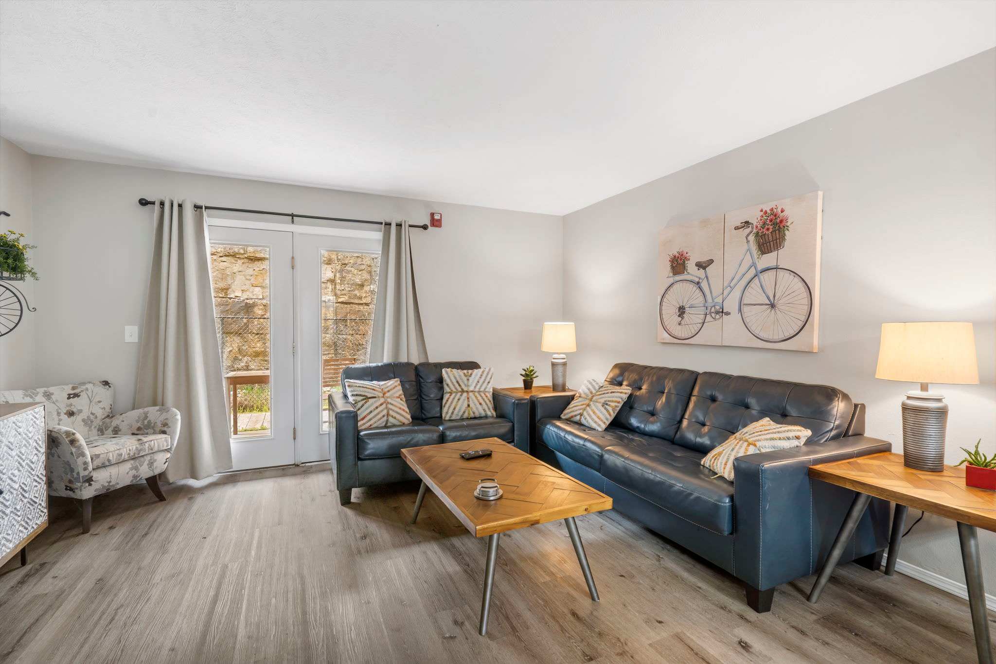 Unit 2: Ample seating for family and friends