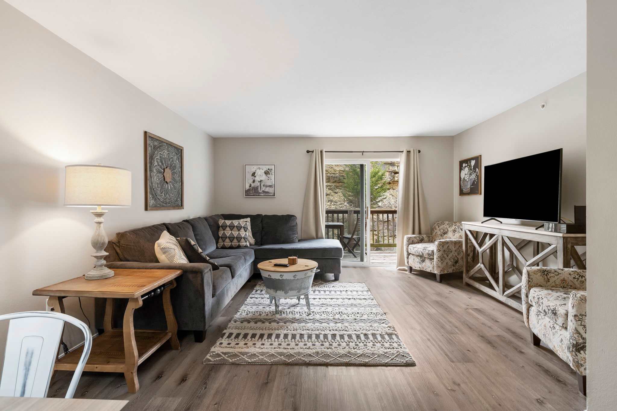 Country Farmhouse - Best of Branson!