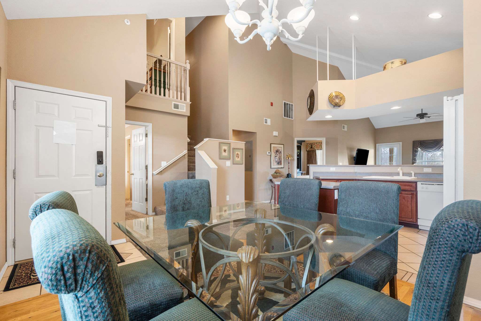 Glory Daze - Overlooking the Golf Course! 6