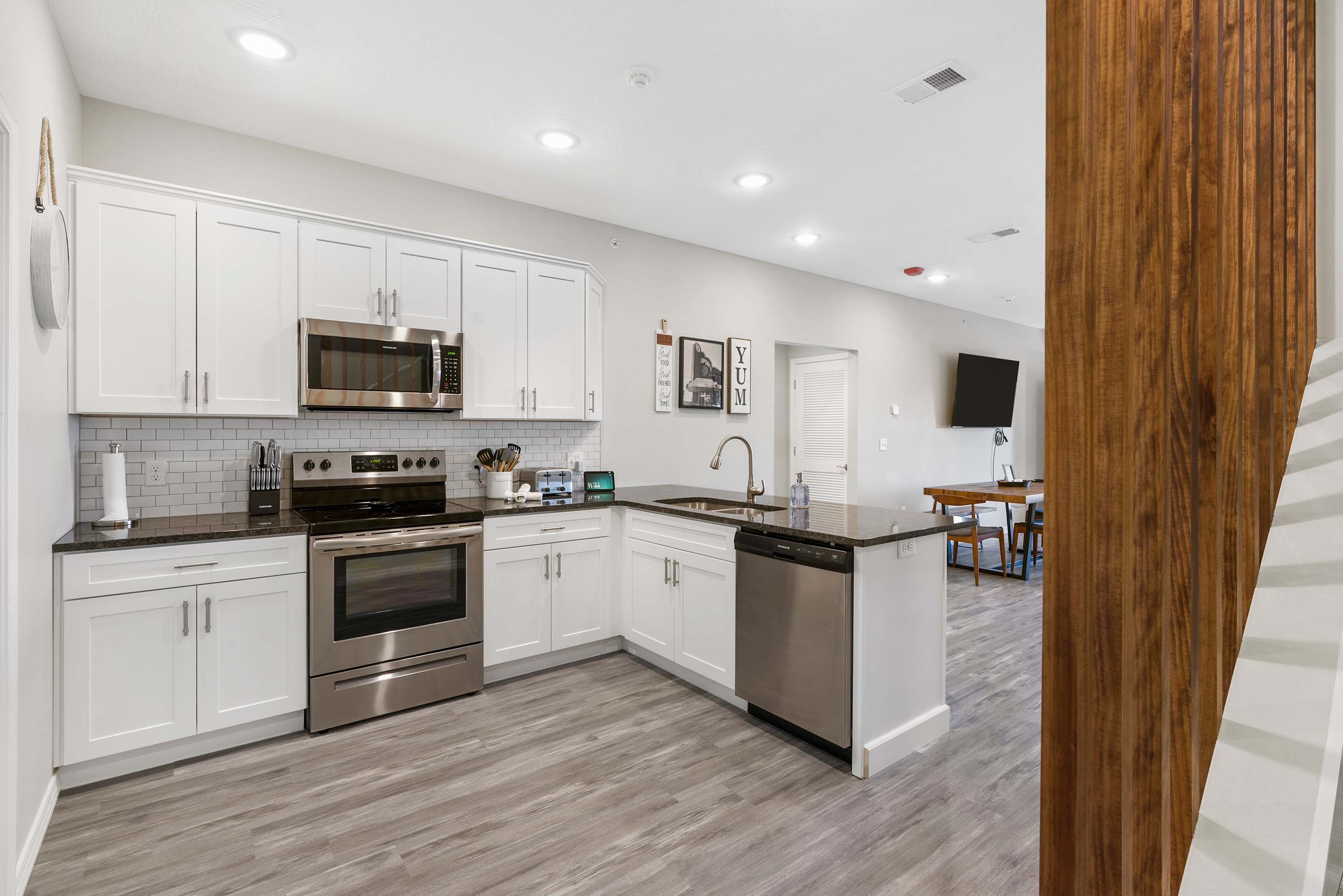 A Little Slice of Branson with Ozarks Views 5