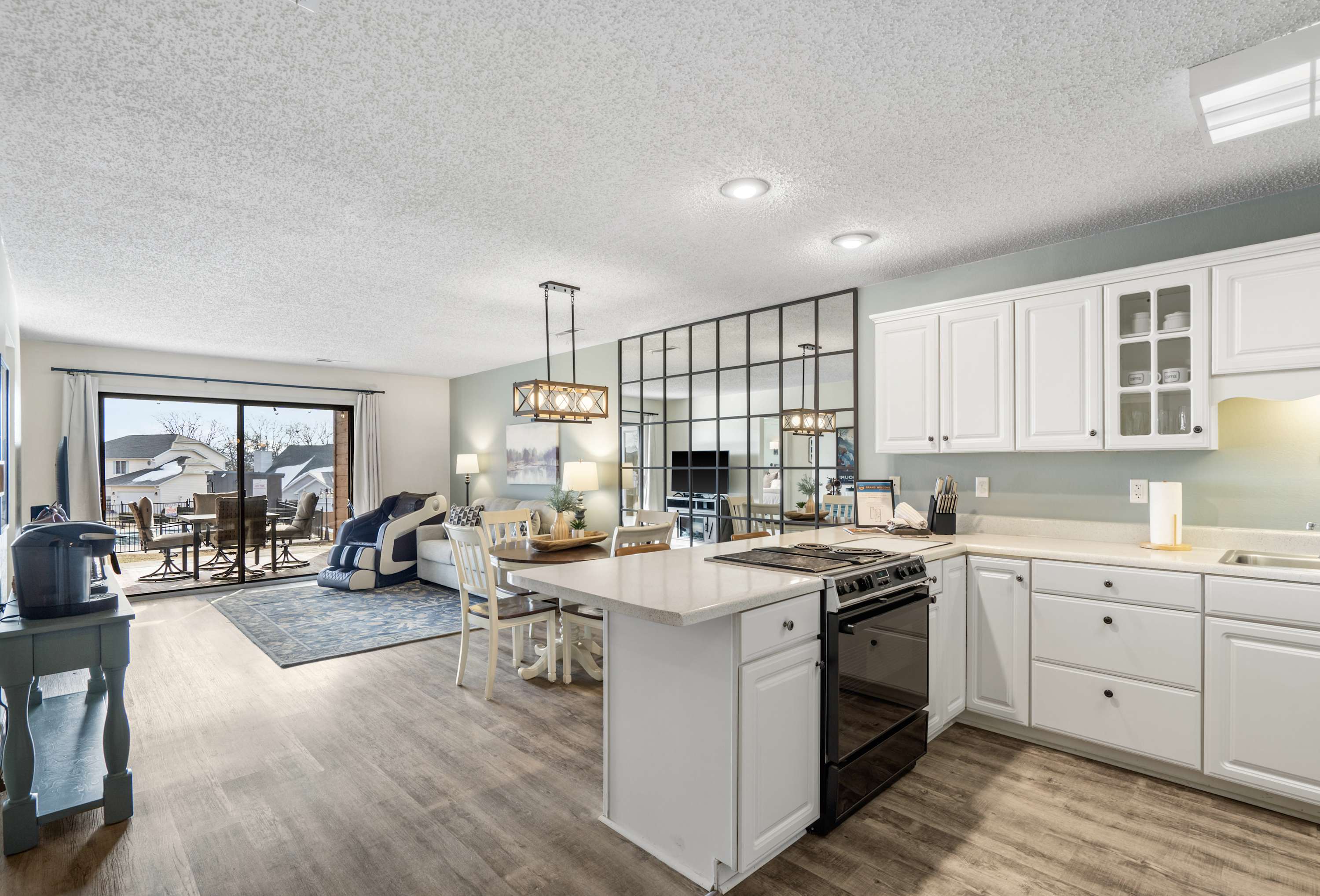 Open floor concept with Zero Gravity Massage Chair 