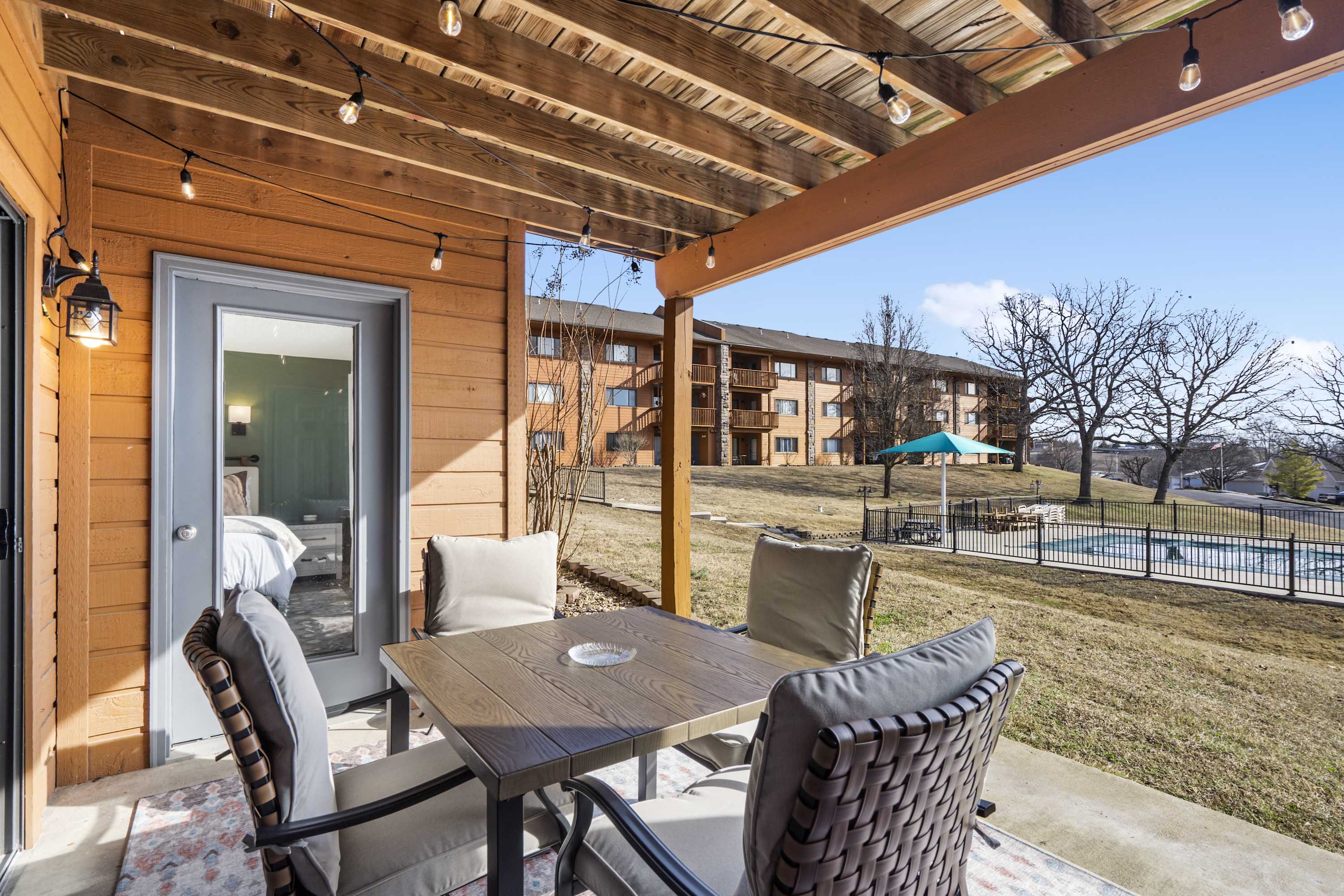 Memories of Avondale - Massage Chair, Pools