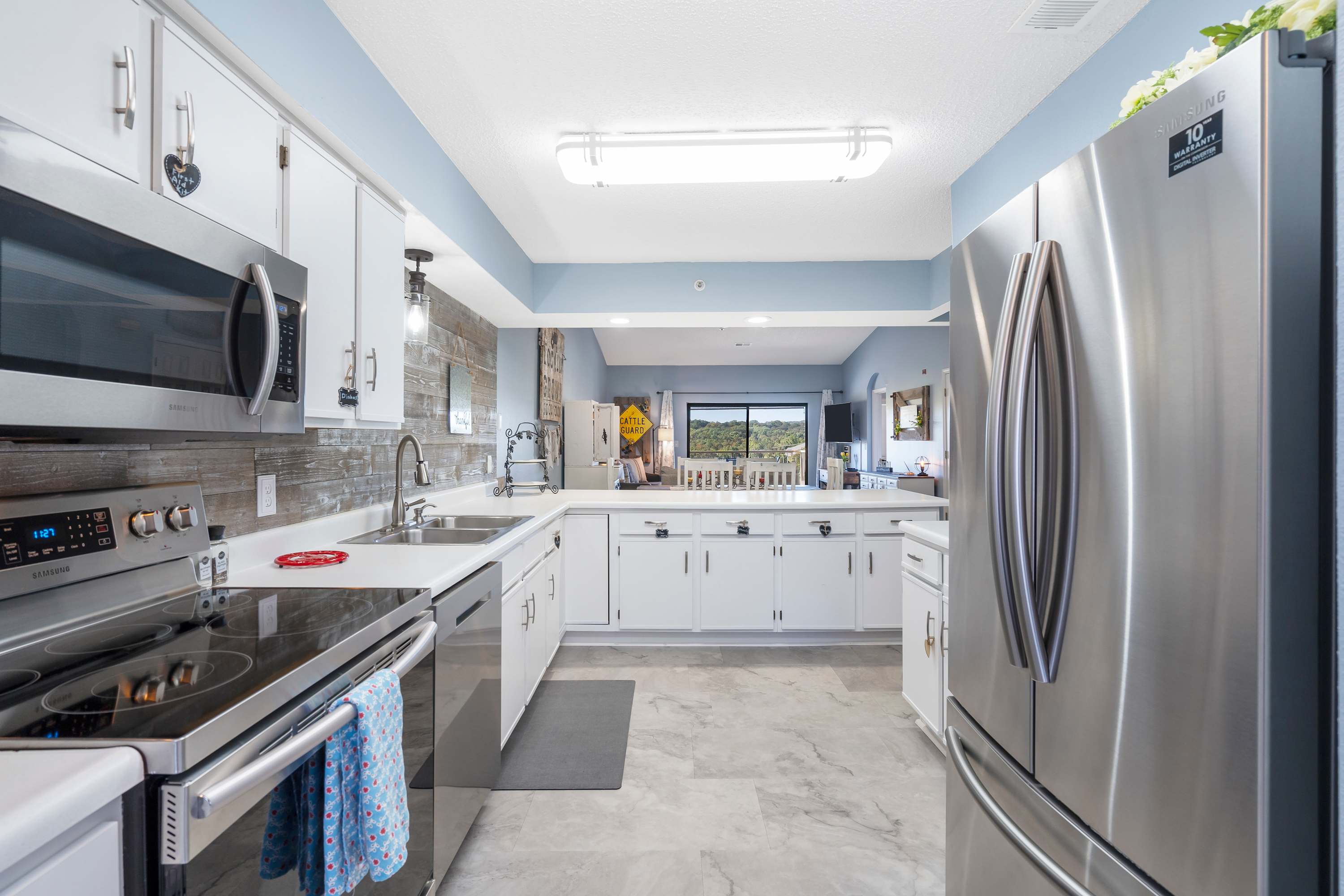 Gathering Place at the Foothills Near Parks! 8