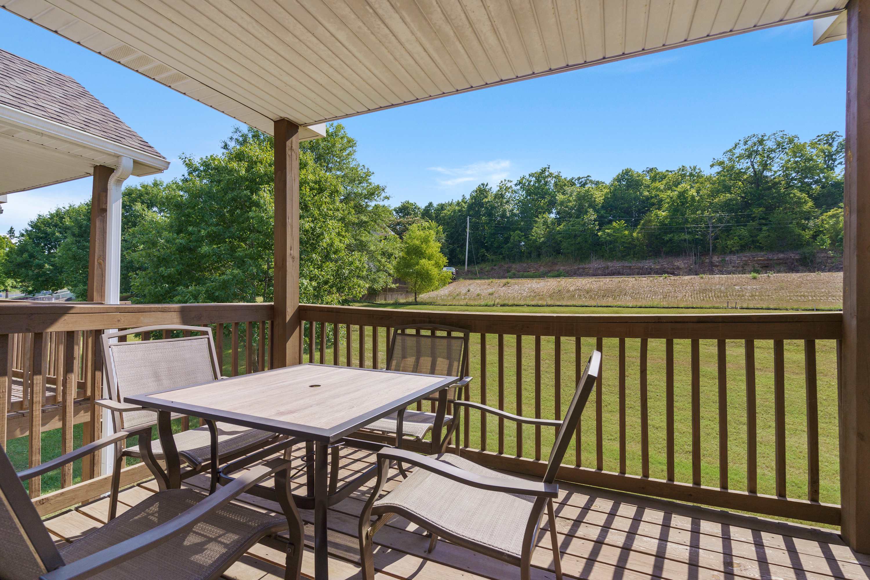 Journey Down Abby Lane - Family Friendly with Open Deck