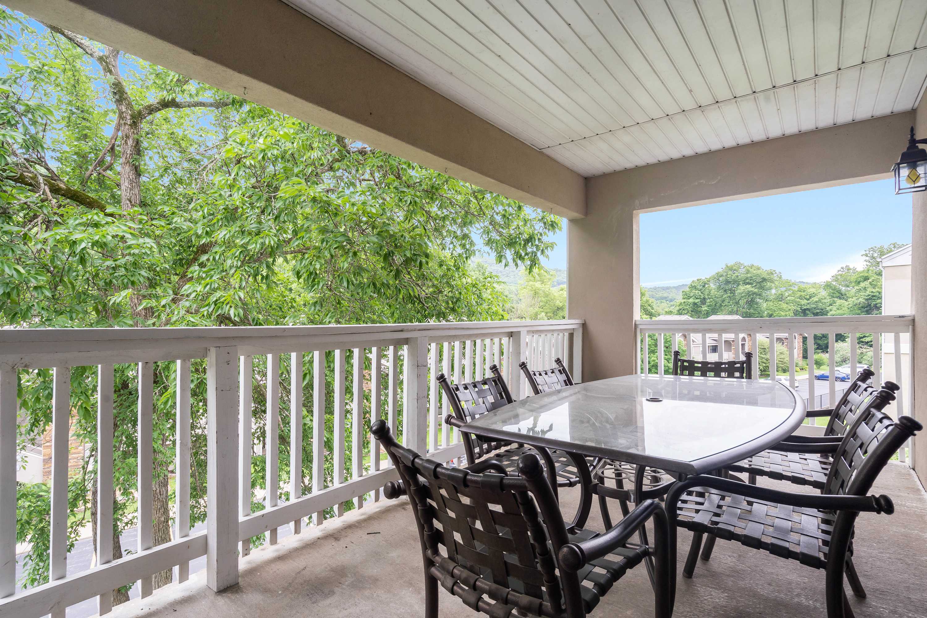 An Un-Fore-Gettable Time - Shared Pool & Near Lake 6