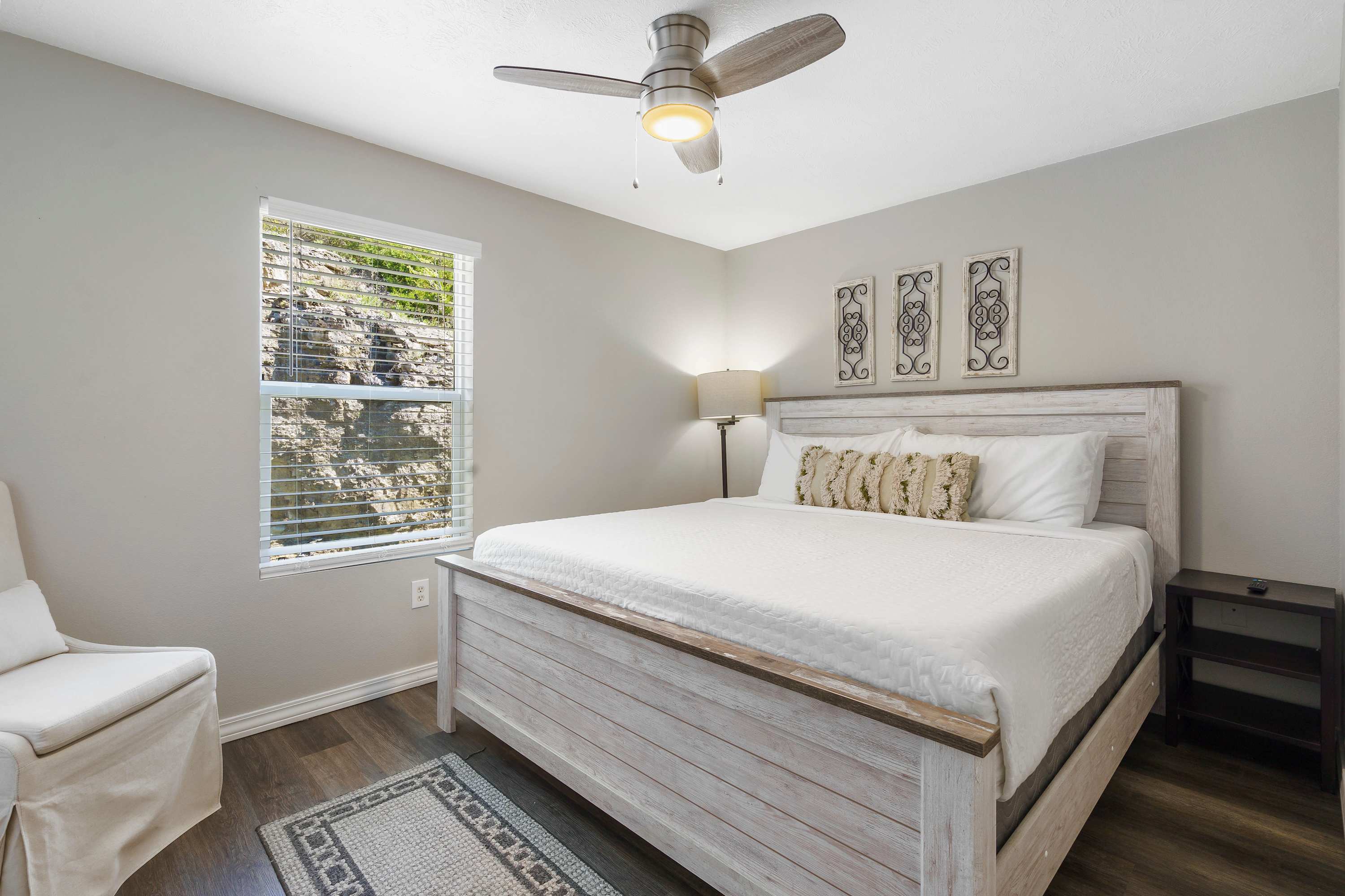 Hillside Lodge - Enjoy Music Venues & the Open Air