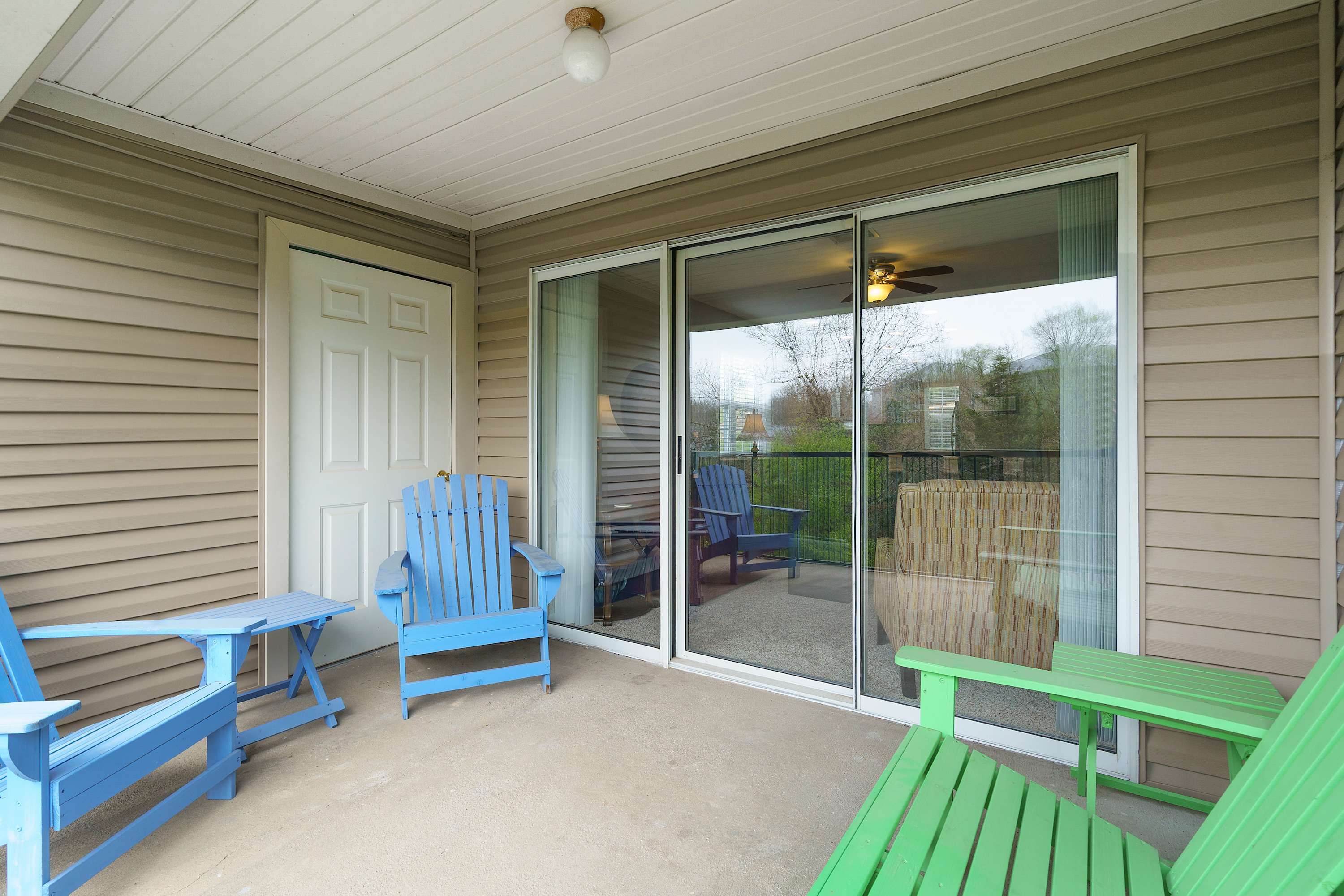 Balcony with outdoor seating