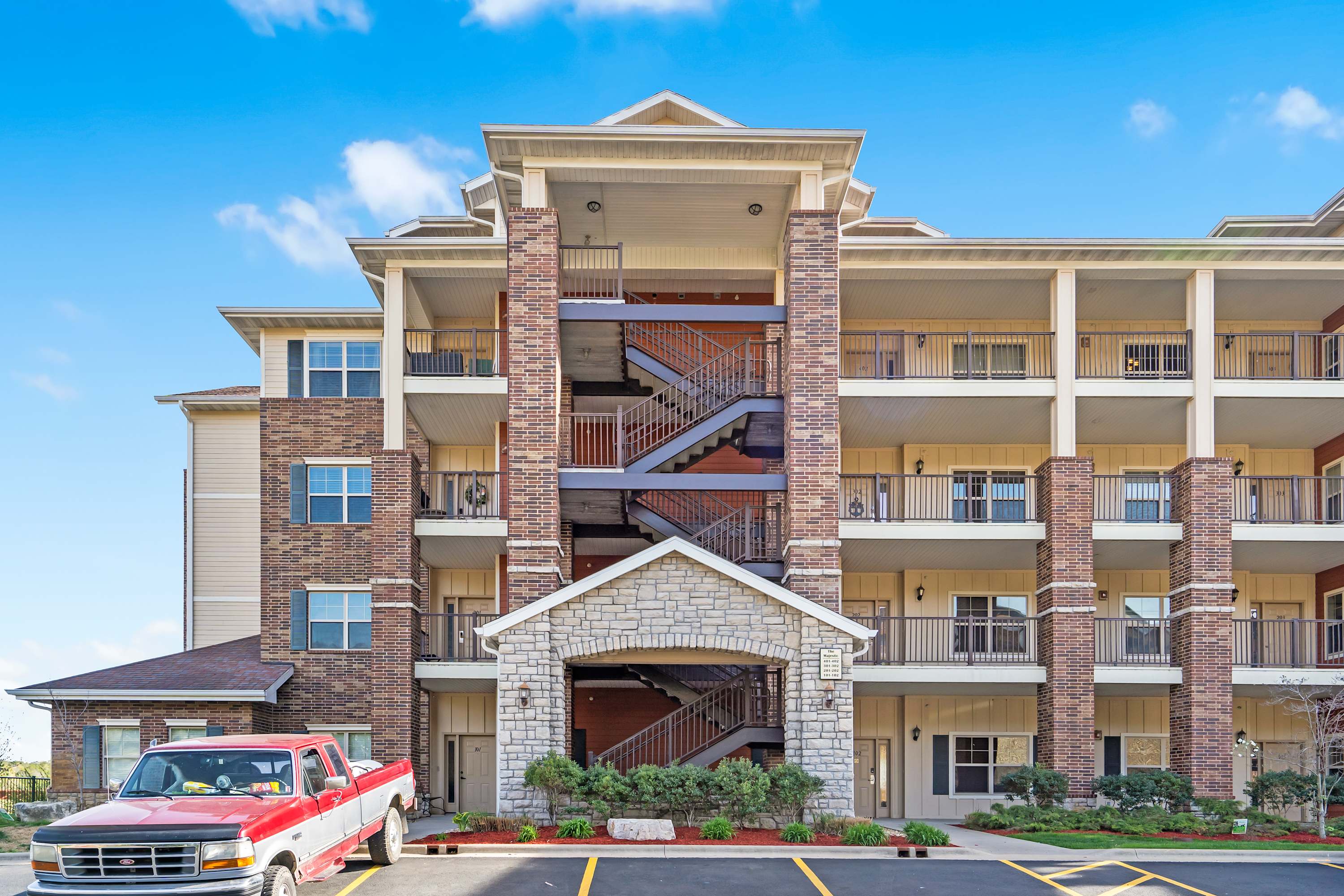 Table Rock Overlook - Spend your Days on the Lake!