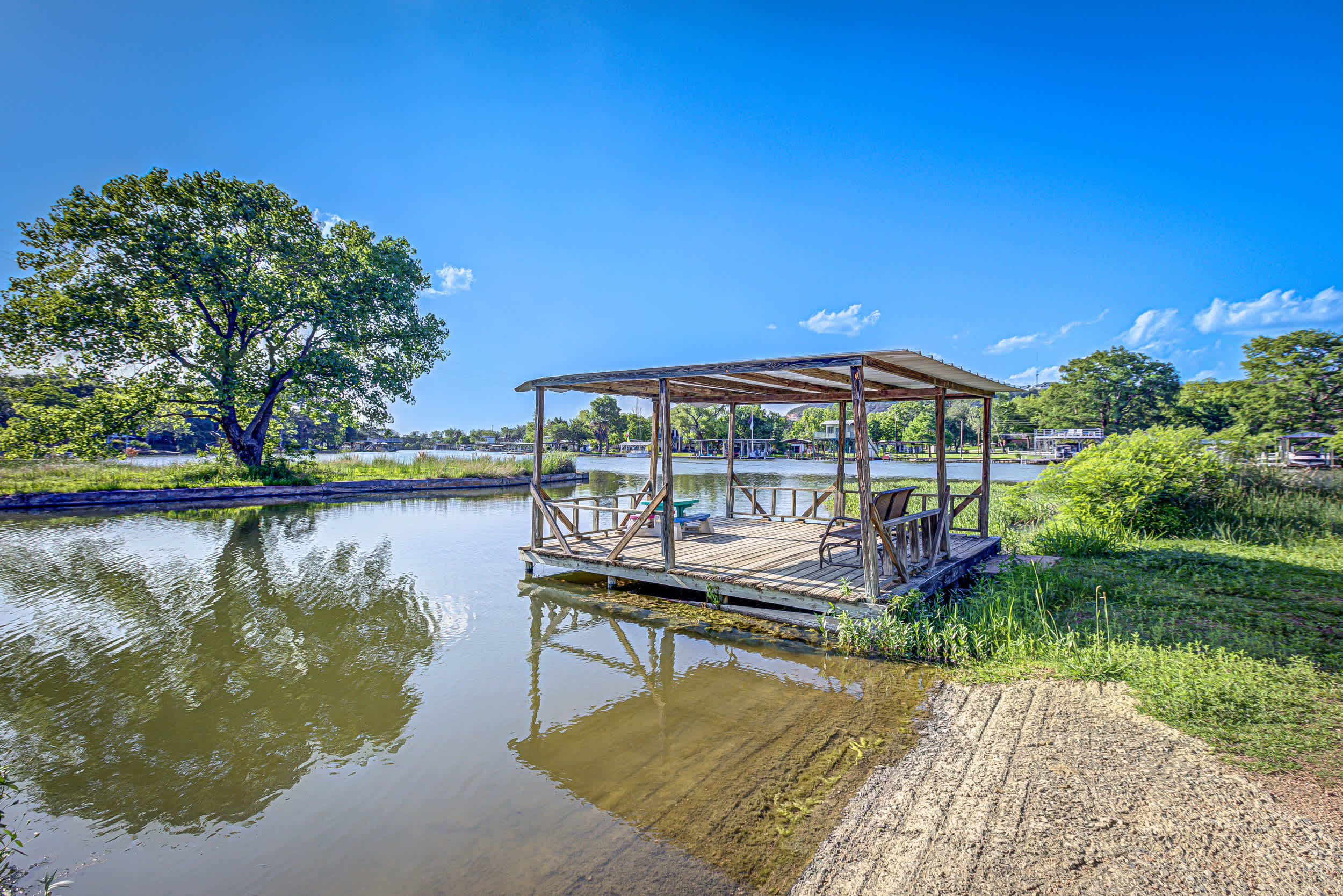 Enjoy a day on the lake with access to the community boat launch right down the street.