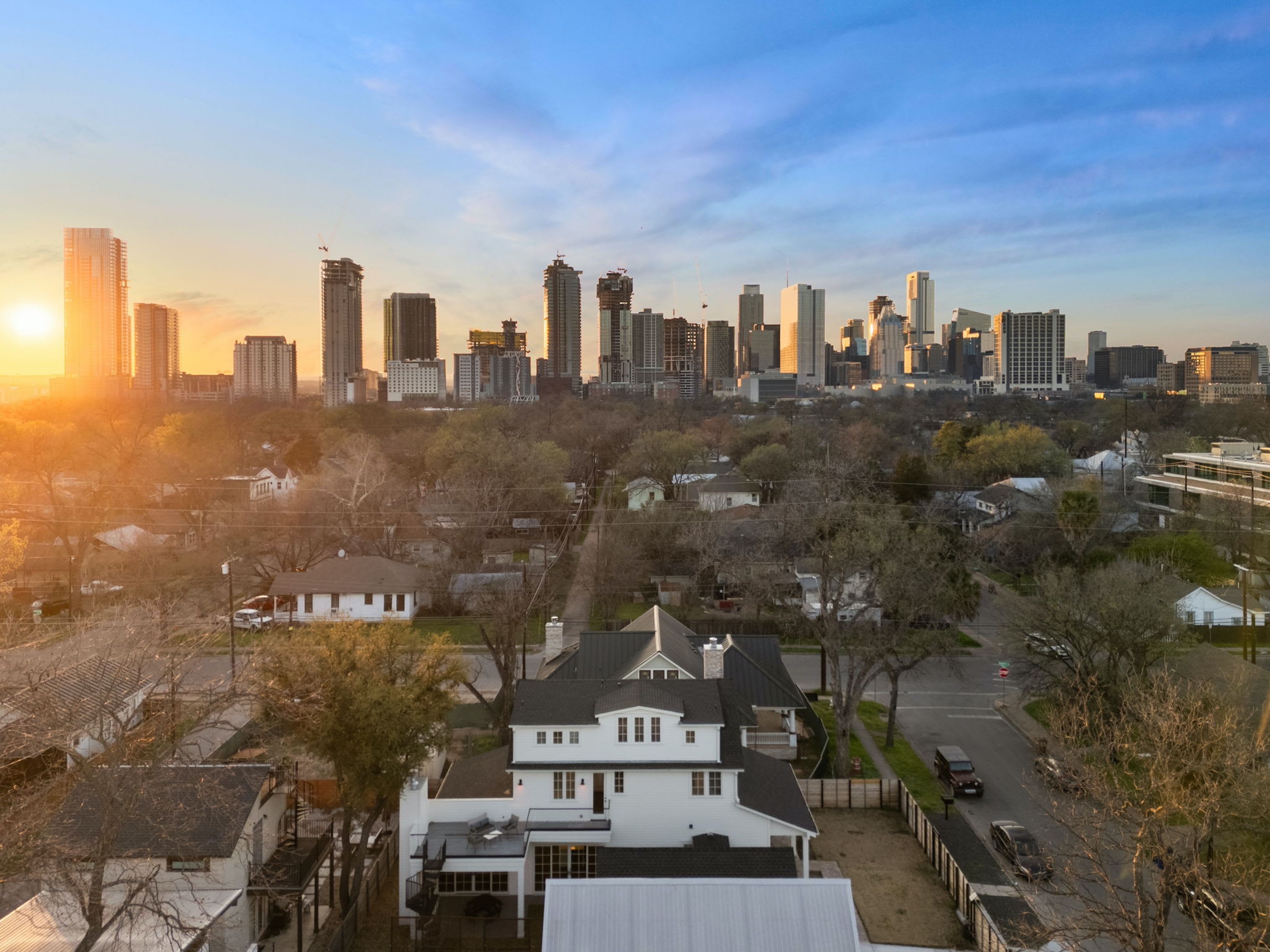 5 Bedroom Walkable to East Austin