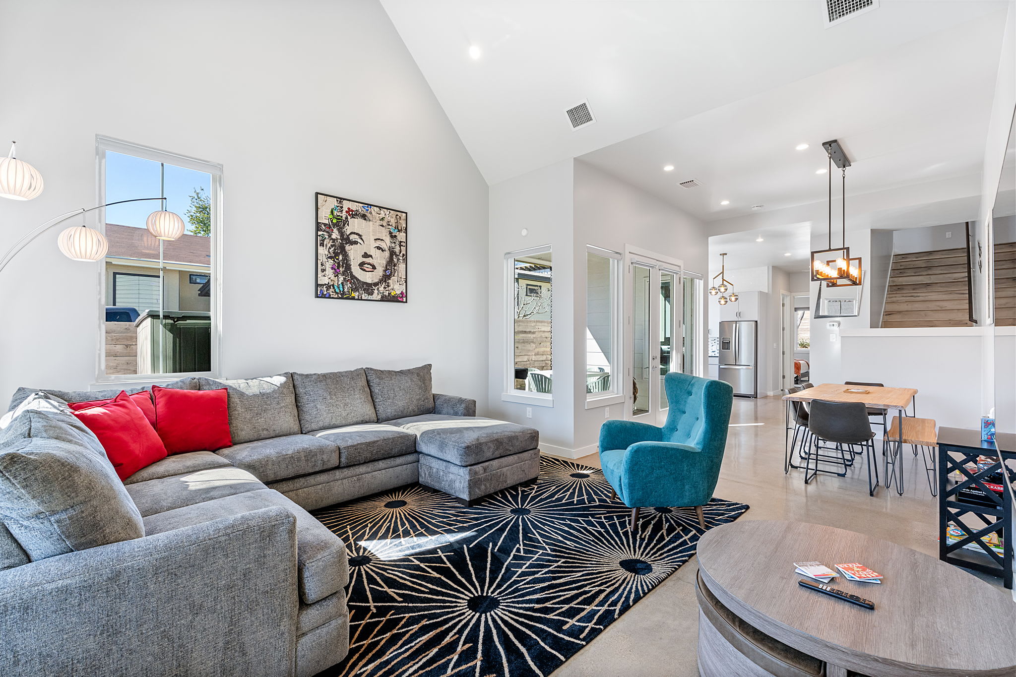 Trendy 3 bedroom in South Austin! Pet Friendly!