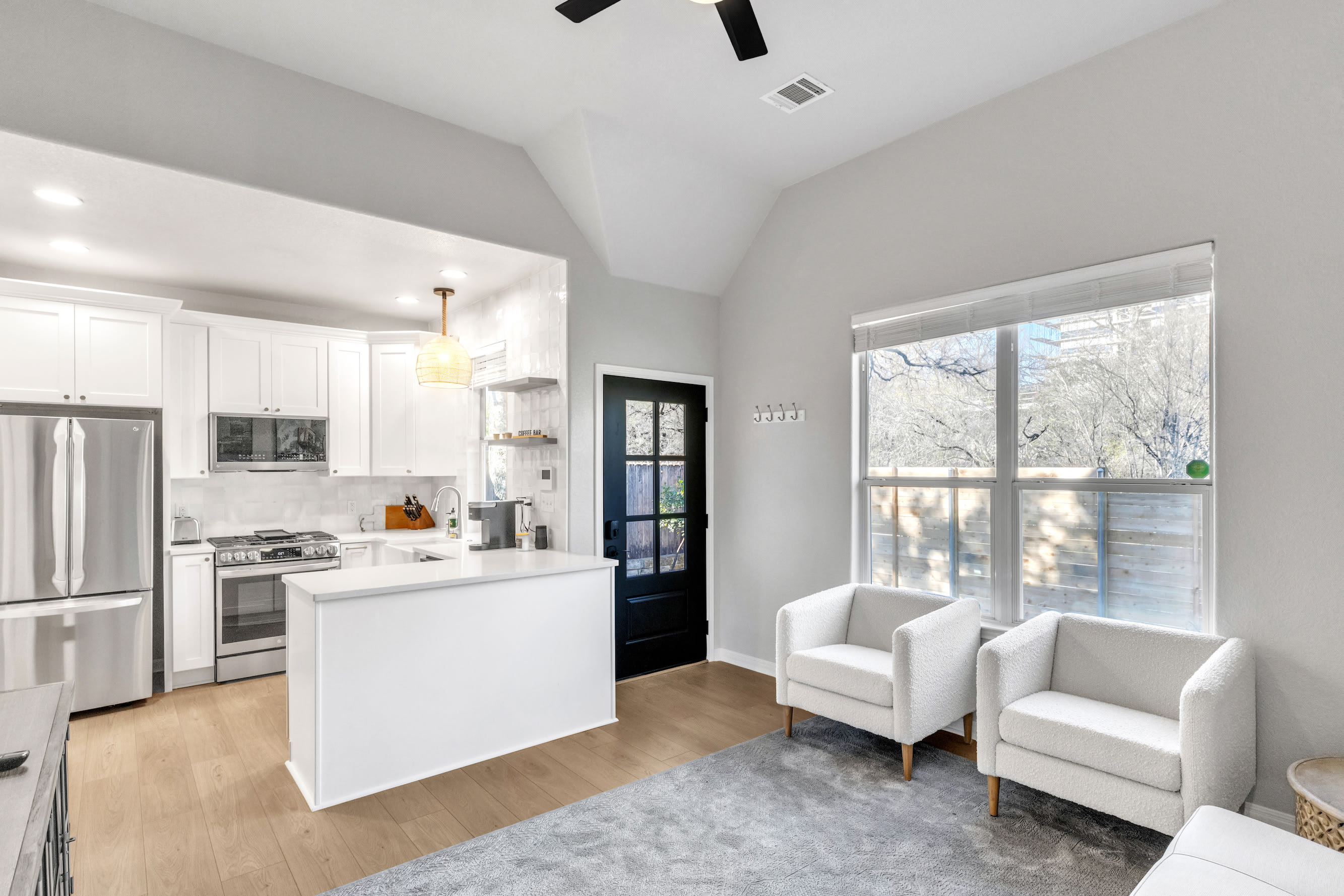 Retreat in Bouldin Creek, Walkable to restaurants 7
