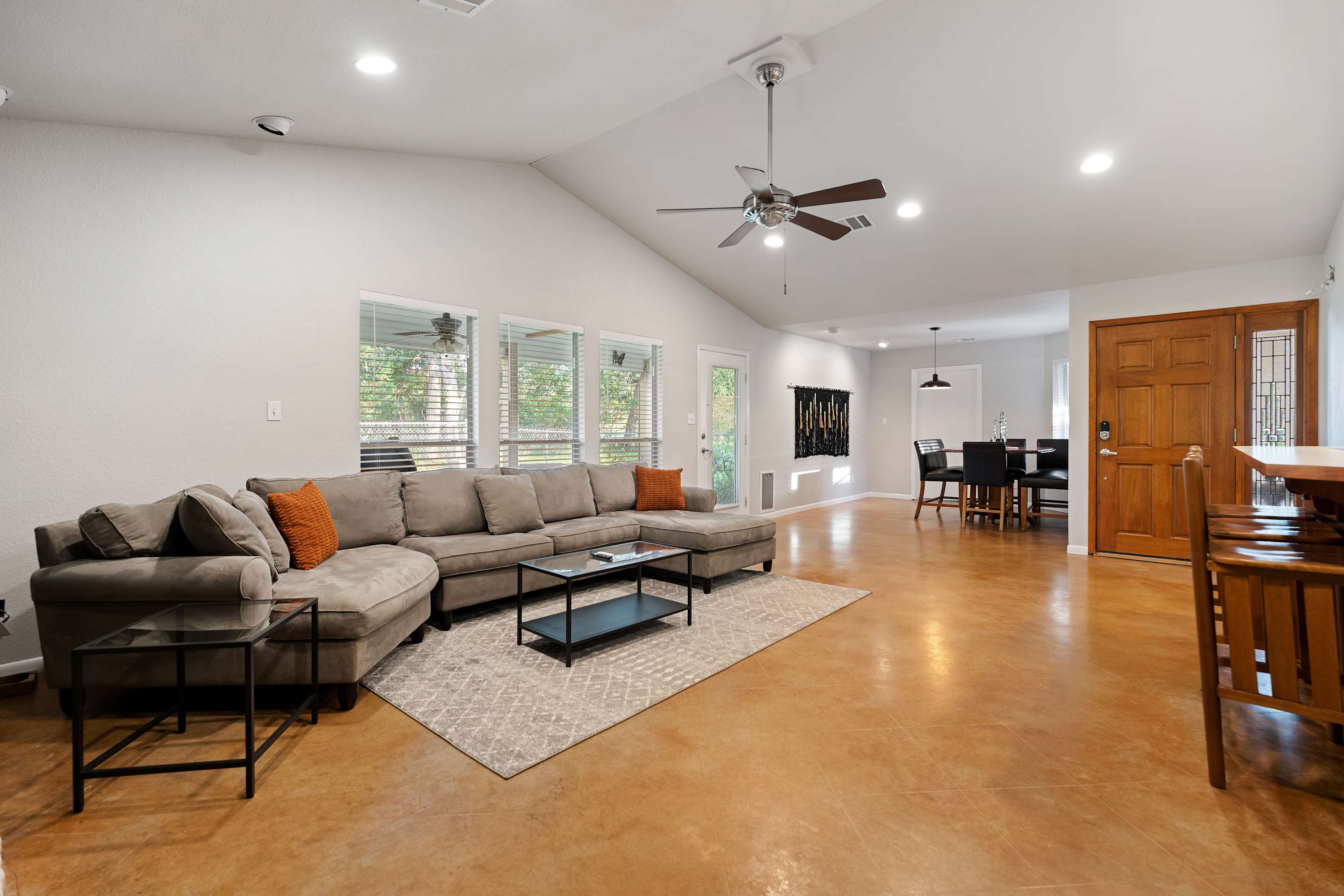 2BR Texas Countryside Home! 6