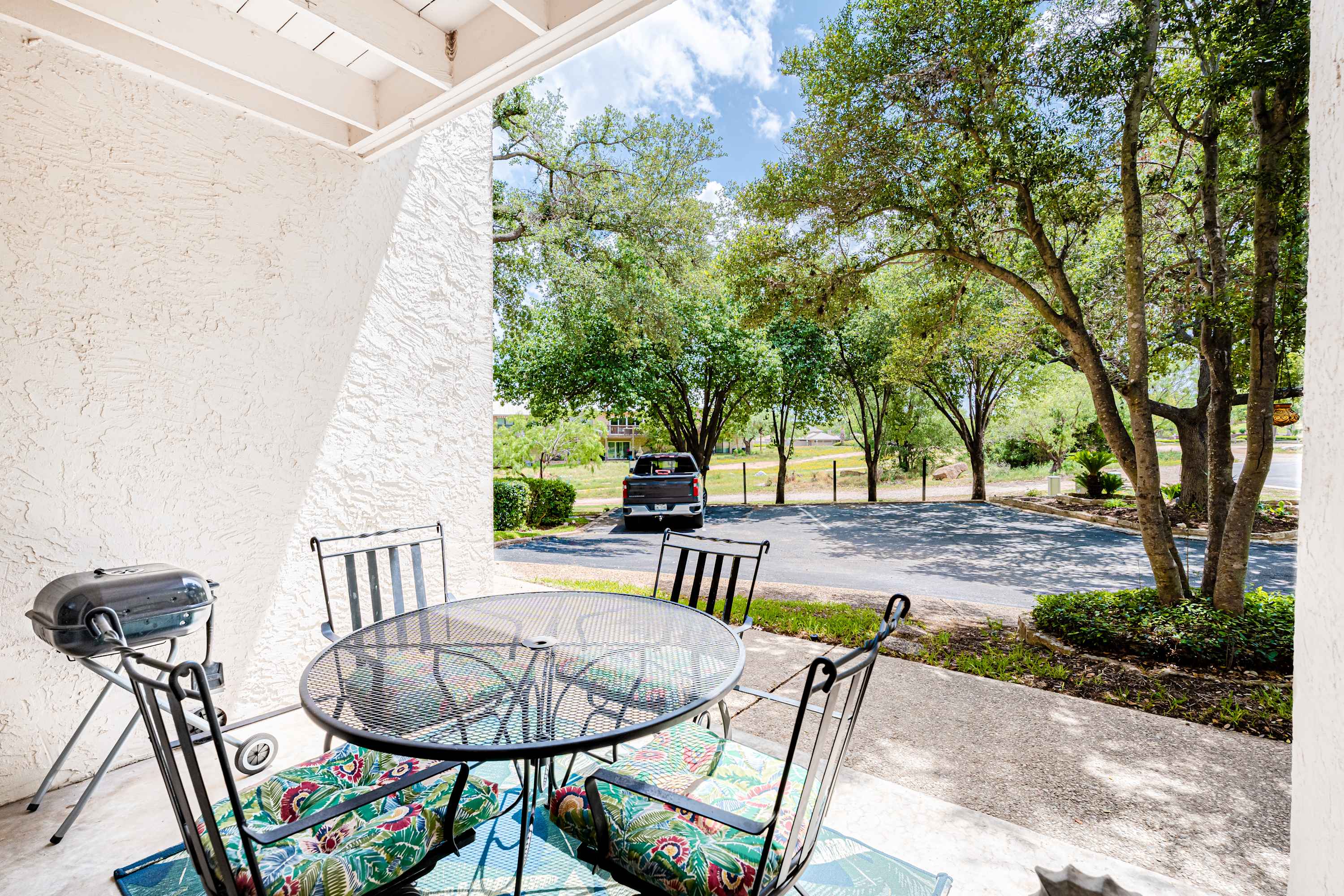 Outdoor dining with comfortable seating