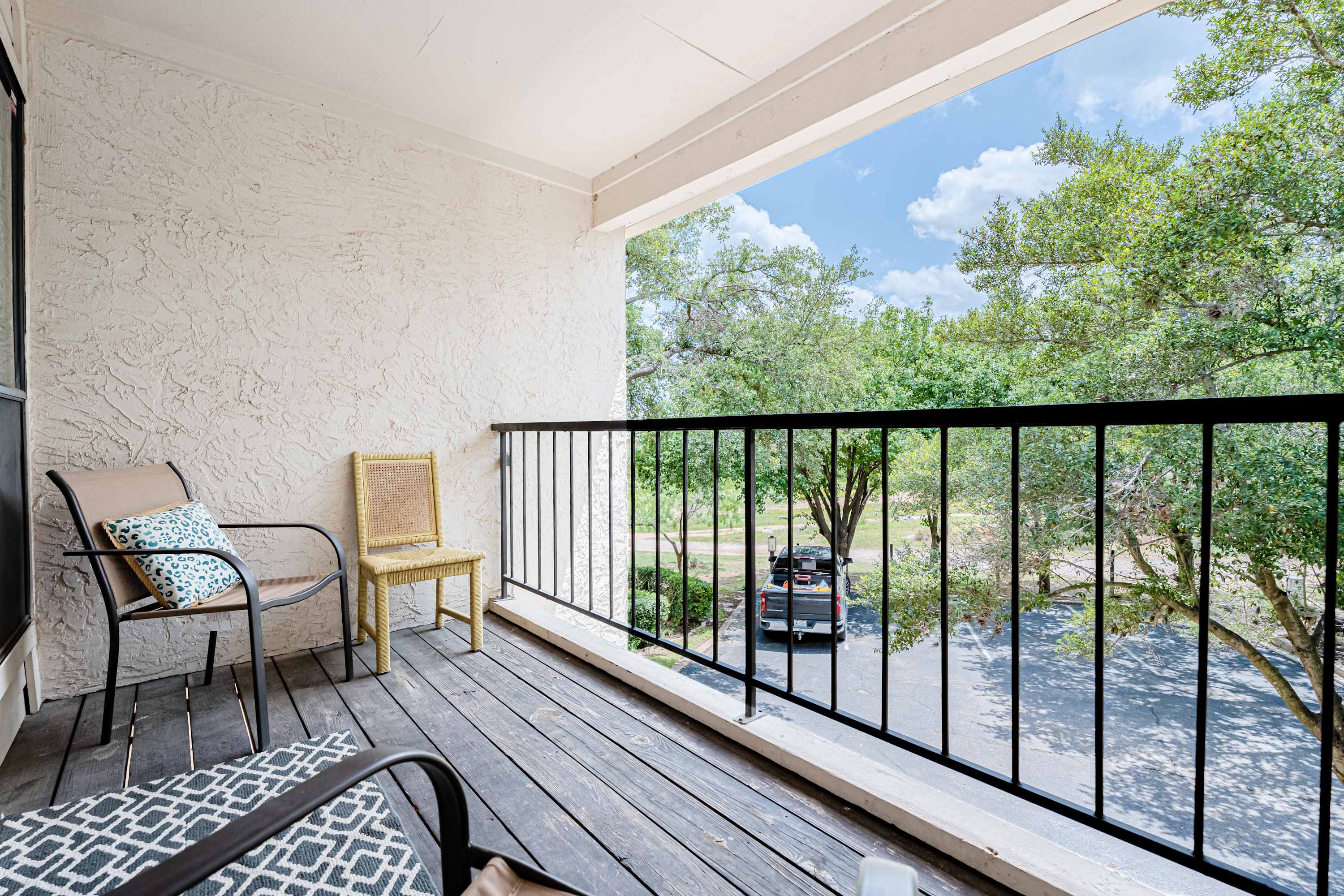 Balcony with outdoor seating