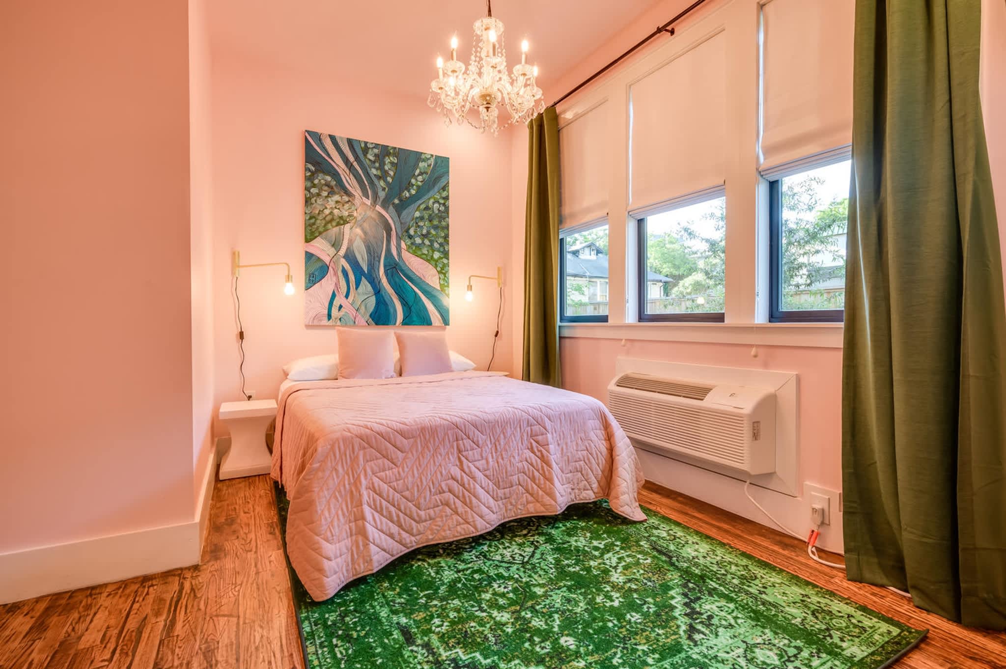 Historic B&B in Heart of ATX - 3 Suites Sleeps 10 4