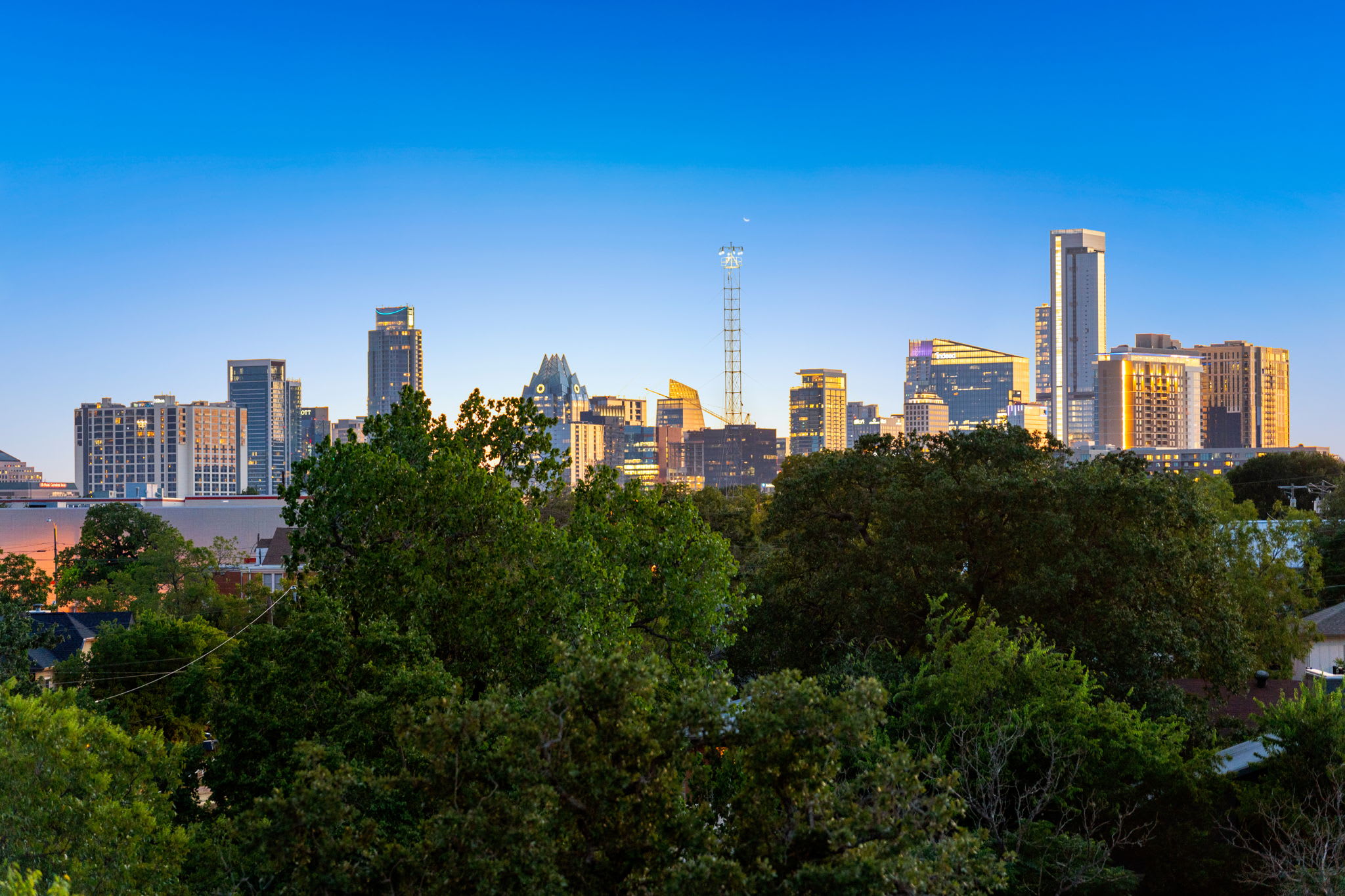 Rooftop Deck | 2 Miles to Downtown 2