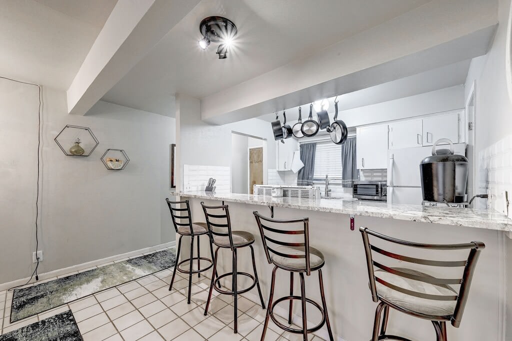 Centrally located in Historic Tarrytown 7