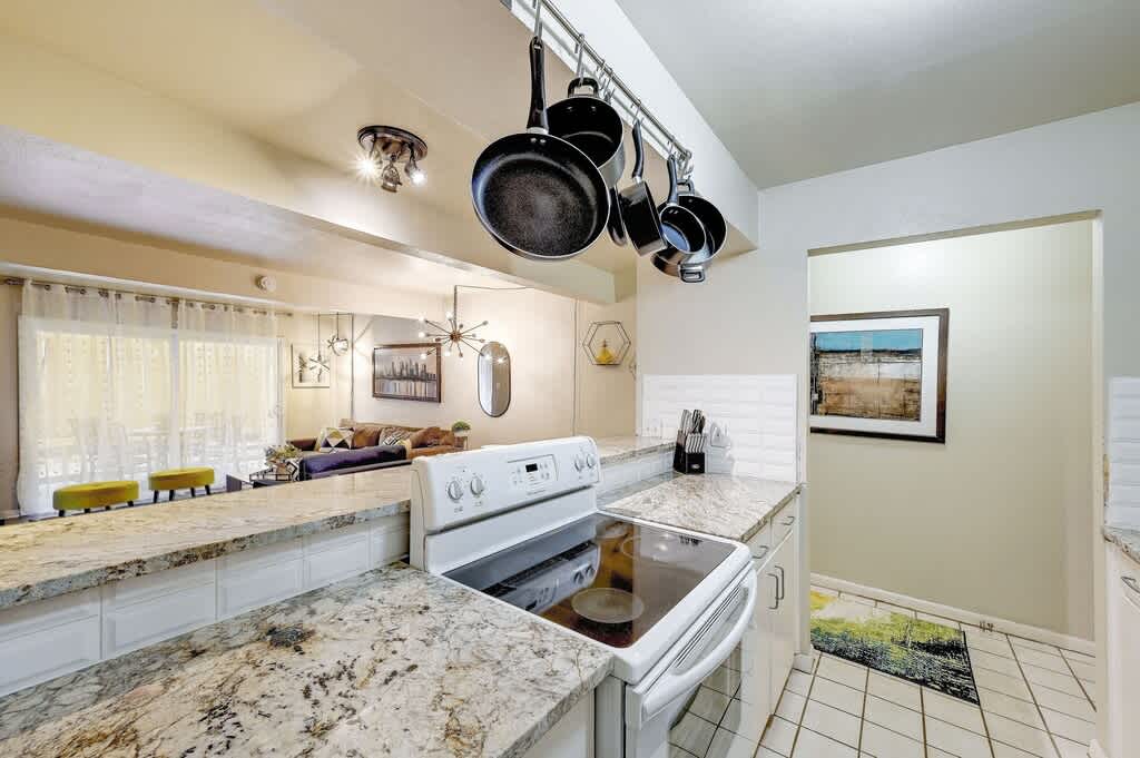 Centrally located in Historic Tarrytown 8