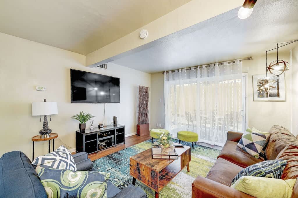 Centrally located in Historic Tarrytown