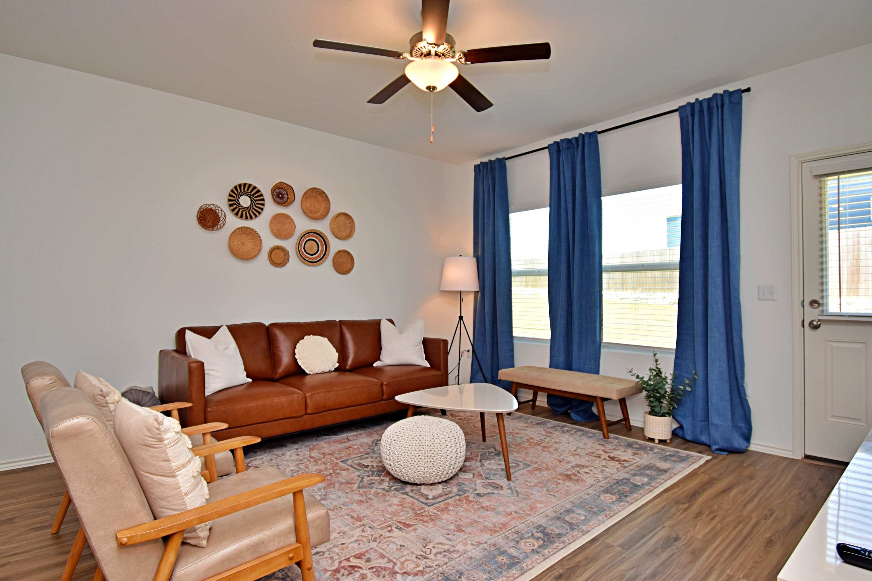 Long-term Stays, Family-friendly, Communal pool!