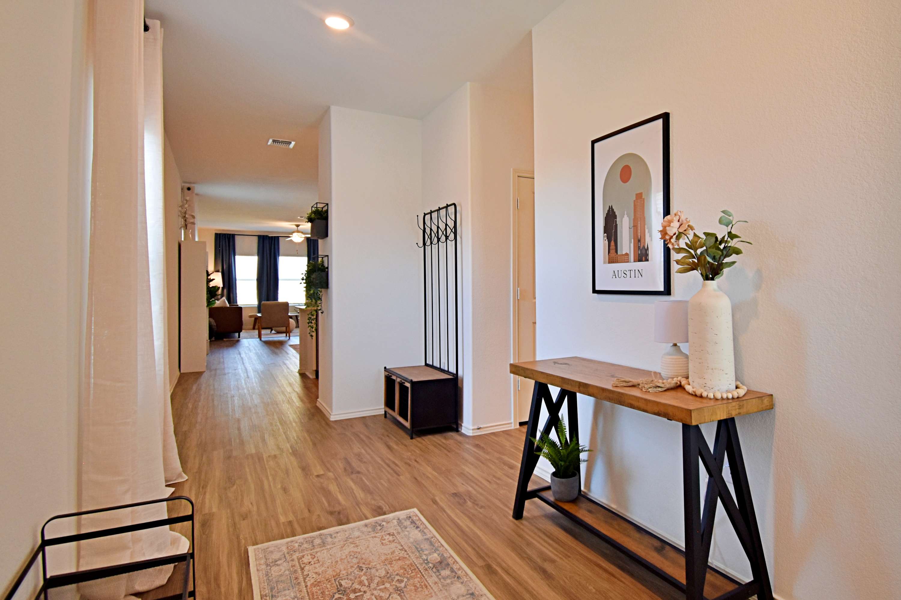 Long-term Stays, Family-friendly, Communal pool! 8