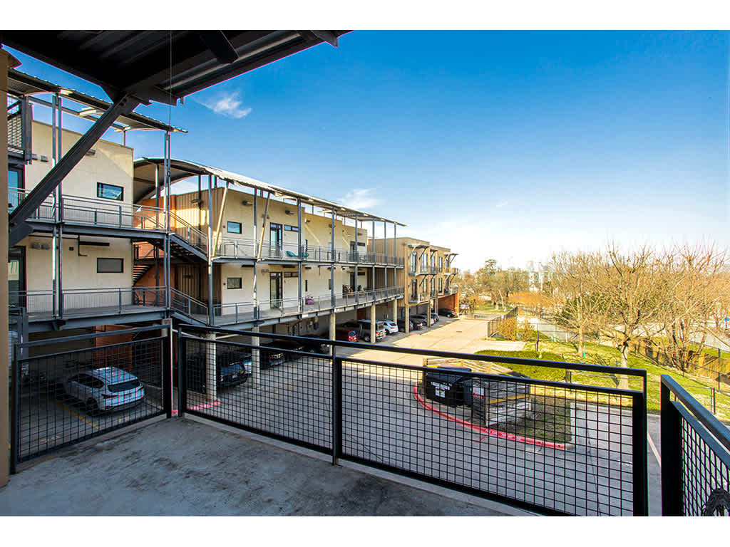 Convenient Condo Near Zilker & Barton Springs! 5