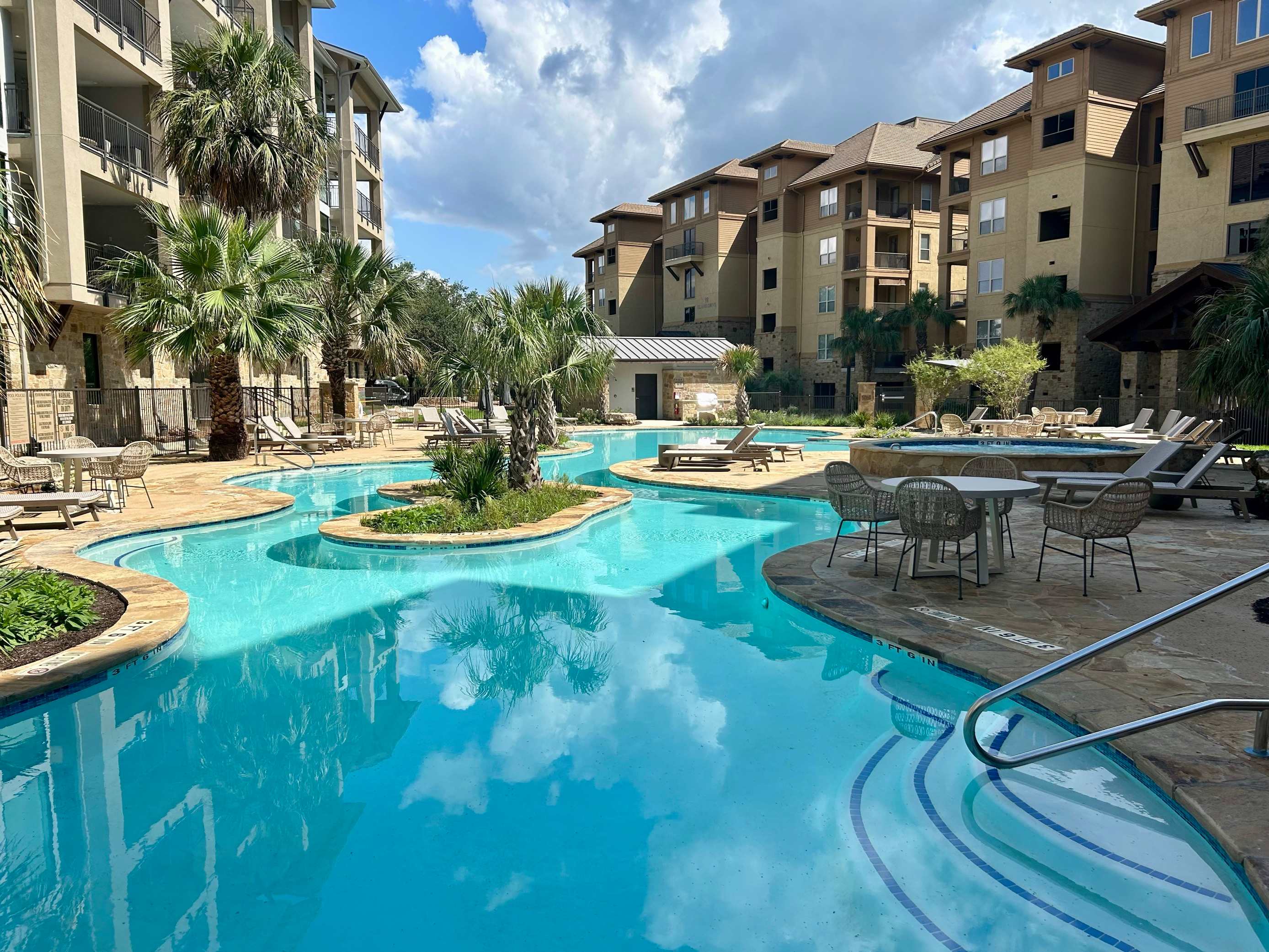 Chic 2BD with Balcony, Pool, Hot Tub & Marina Views!