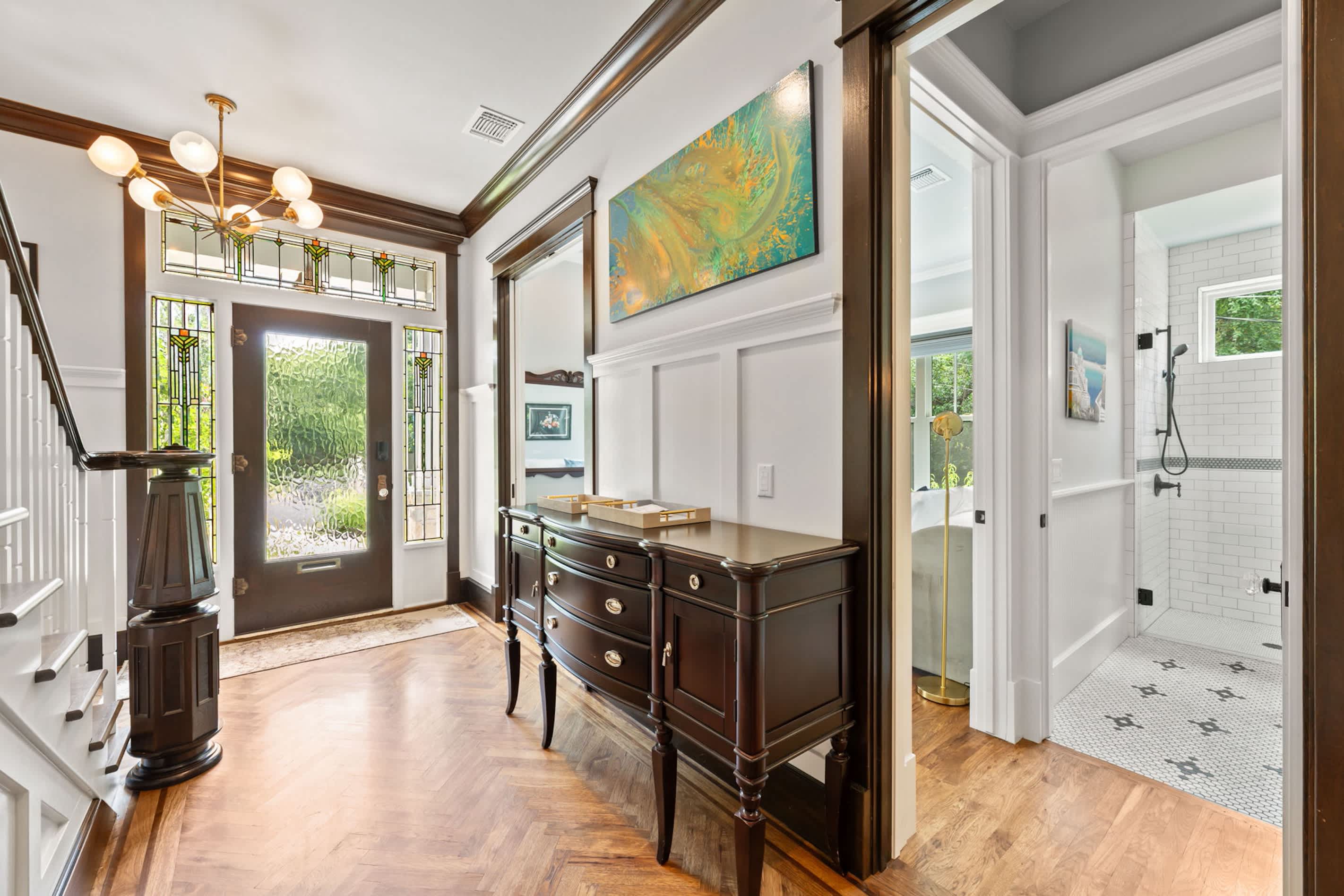 Gorgeous 4BD Plus Studio for 12 with Fire Pit & Near Downtown! 8