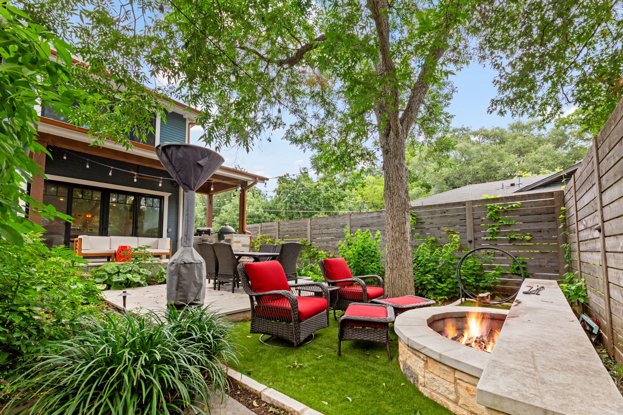 Gorgeous 4BD Plus Studio for 12 with Fire Pit & Near Downtown! 7