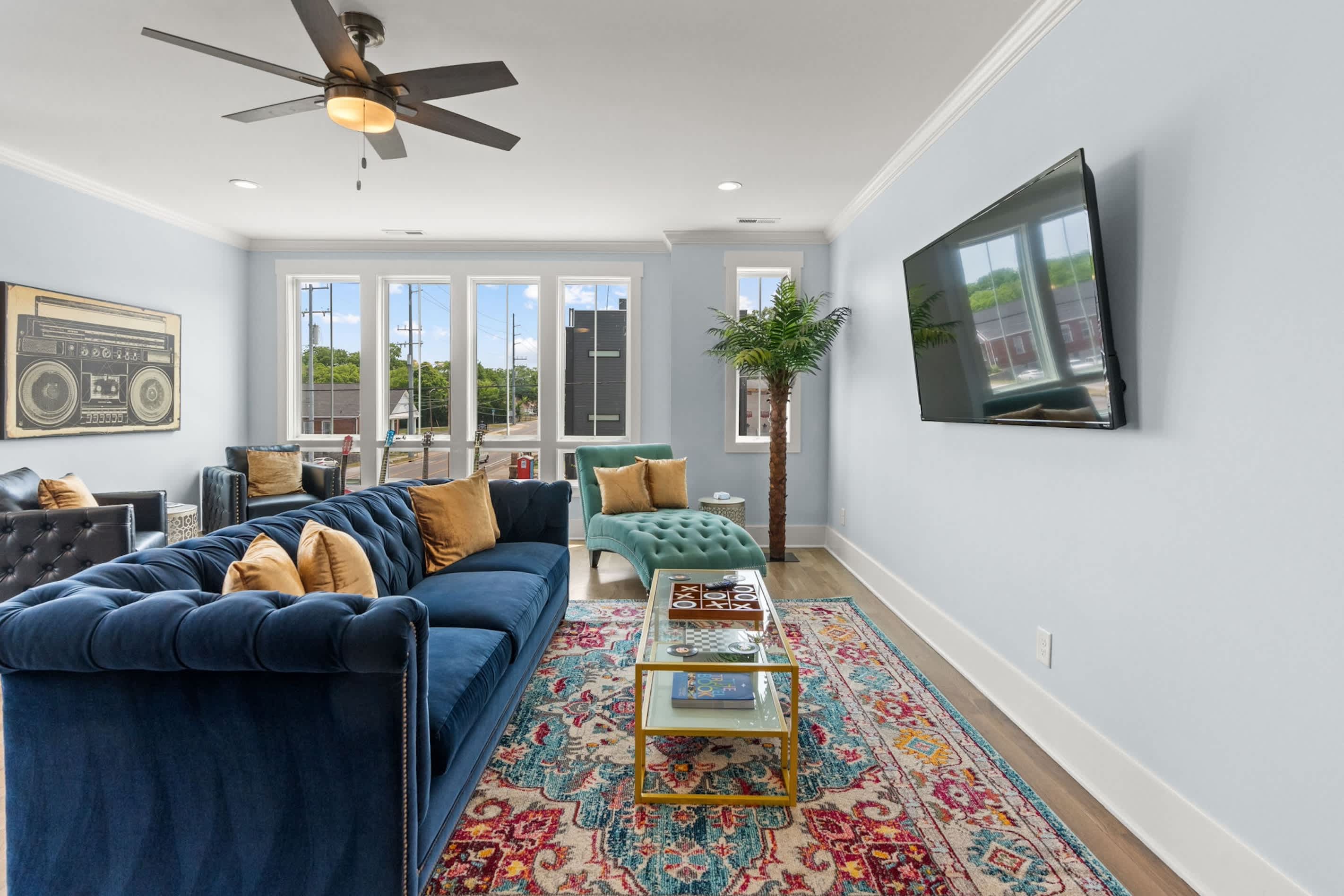 Featured Property Chic Townhome for 8 w Rooftop