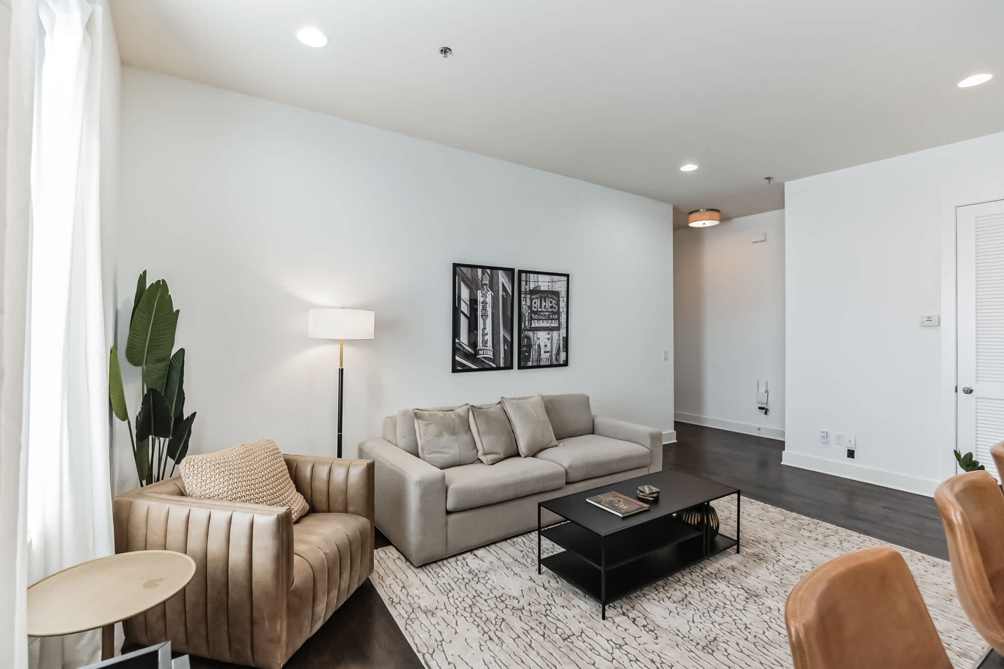 1 BDR Loft Centrally Located in West End 7