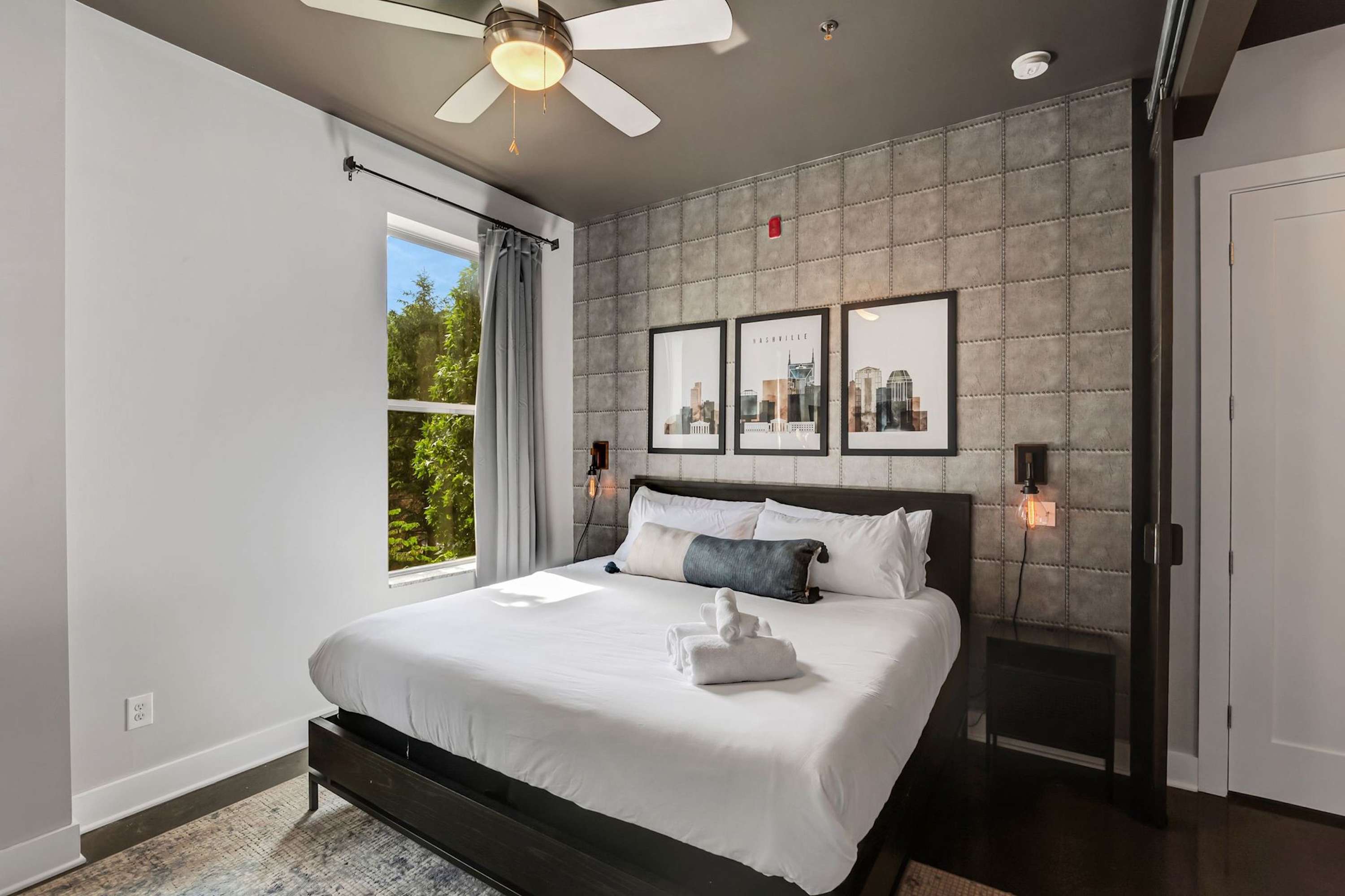 Chic West End Loft Right Next Door to Vanderbilt!