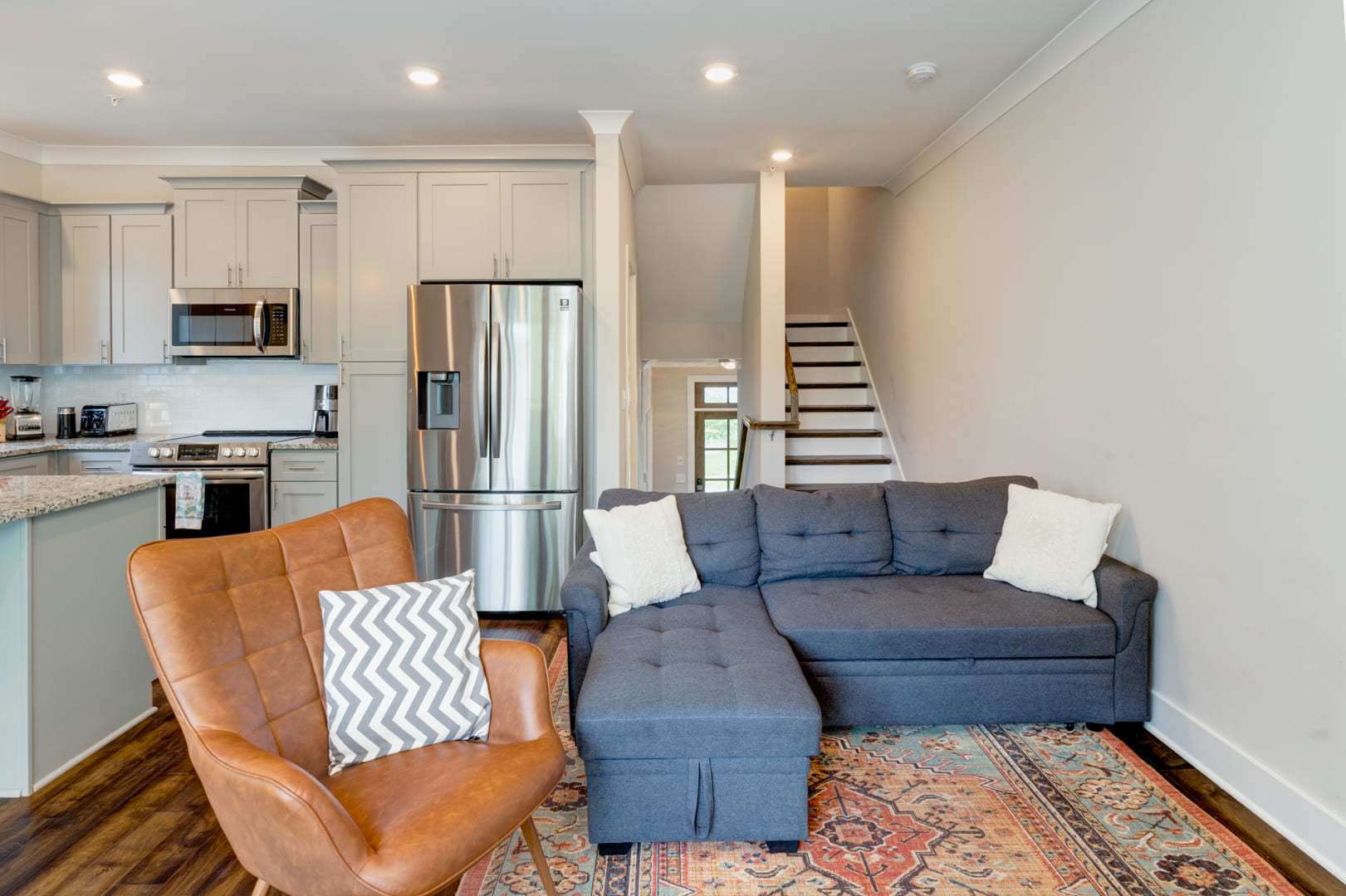 Cumberland Emerald - Walk to Dining 7