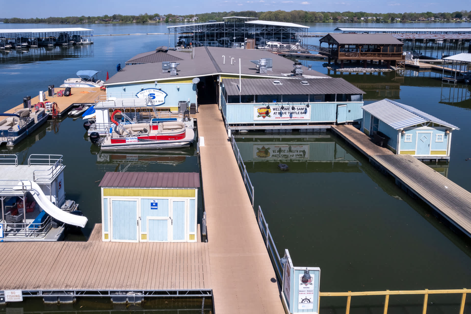 Cumberland Emerald - Walk to Dining 4