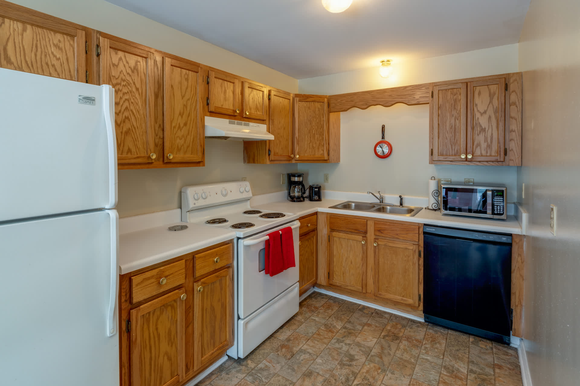 Fully furnished and equipped kitchen