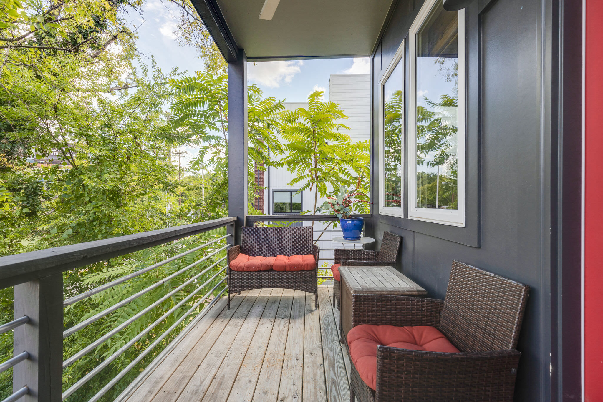 Luxury 3 Bed Close to Downtown! 4